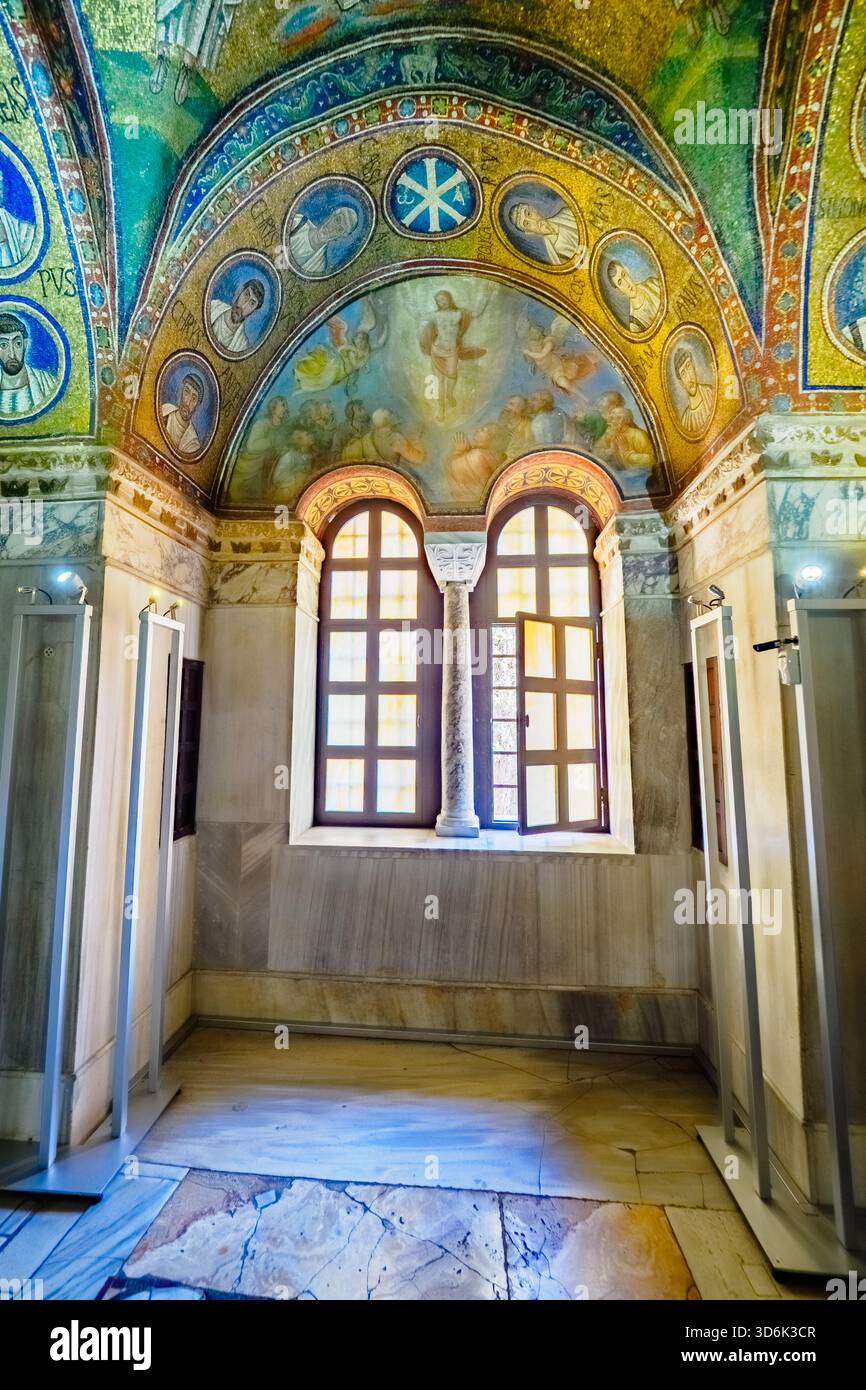 Cappella di Sant'Andrea, cappella privata del vescovo, costruita ai tempi di Teodorico (fine V secolo) e dedicata a Sant'Andrea - Museo Arcivescovile - Ravenna, Italia Foto Stock