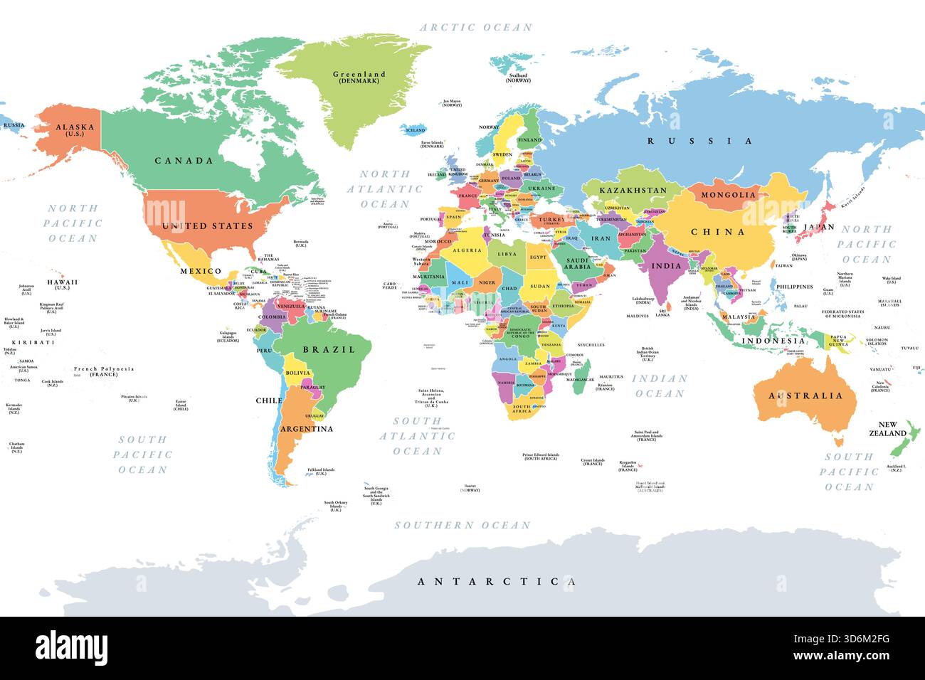 Paesi del mondo, mappa politica multicolore, con confini internazionali, oceani principali, laghi e mari più grandi. Proiezione cilindrica. Inglese. Foto Stock