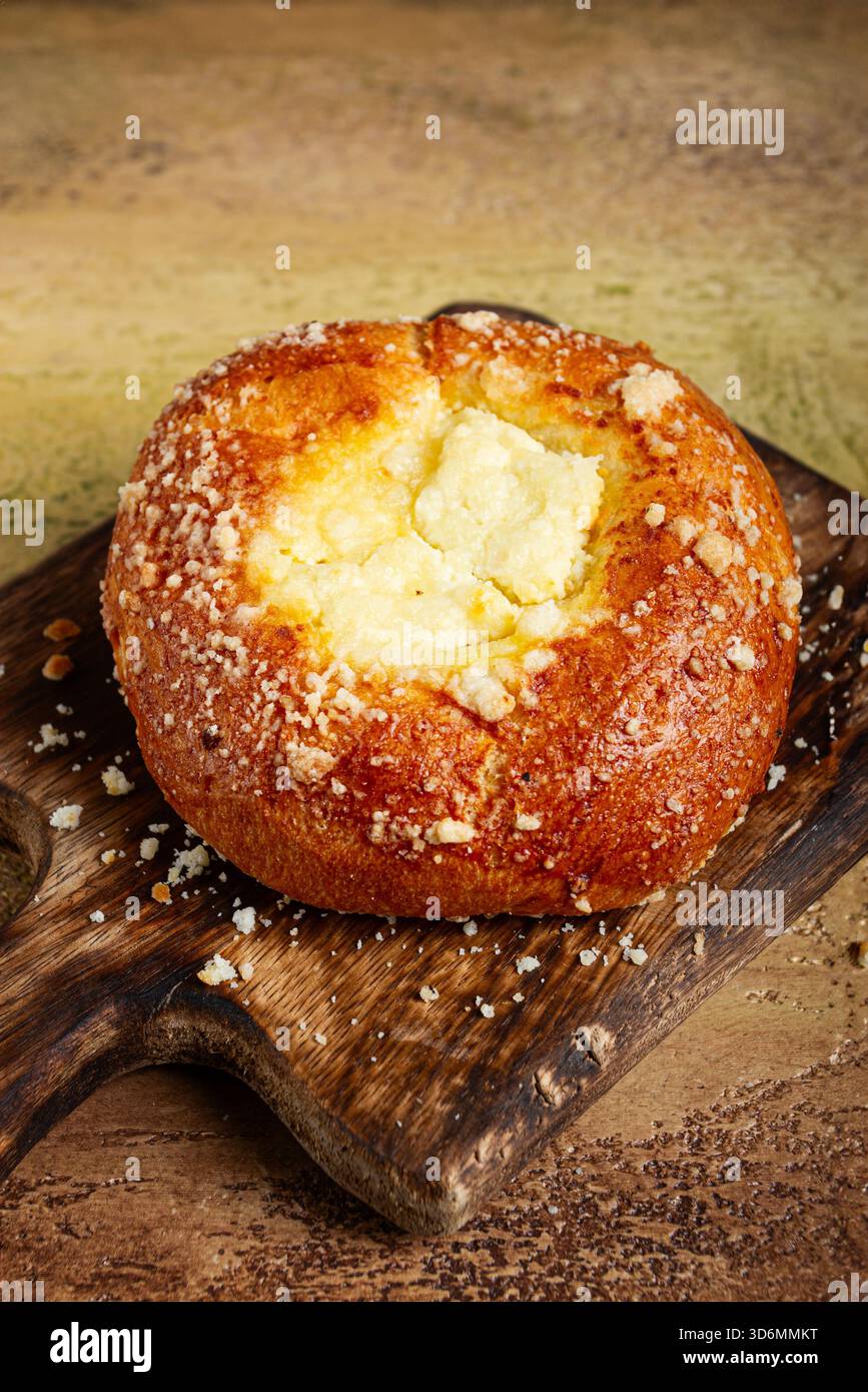 panino con formaggio fresco, pasticcini, cheesecake, non c'è gente, Foto Stock