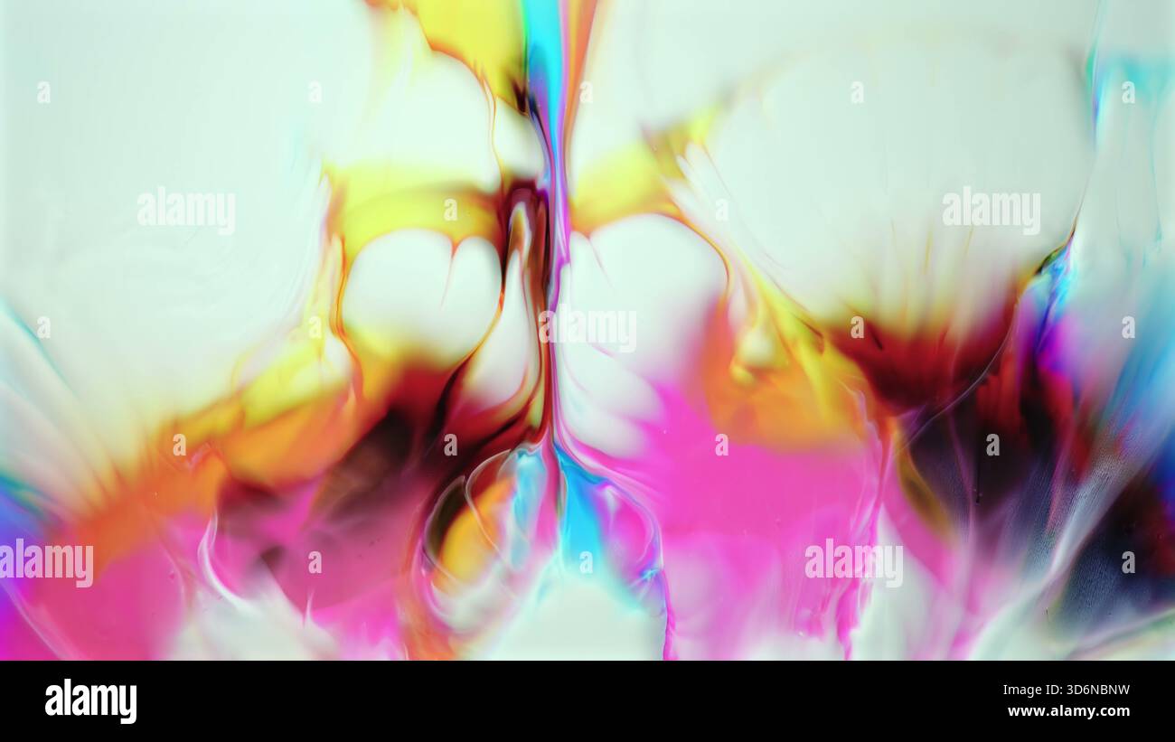 Vivace arte fluida che crea forme organiche morbide con un bagliore luminoso Foto Stock