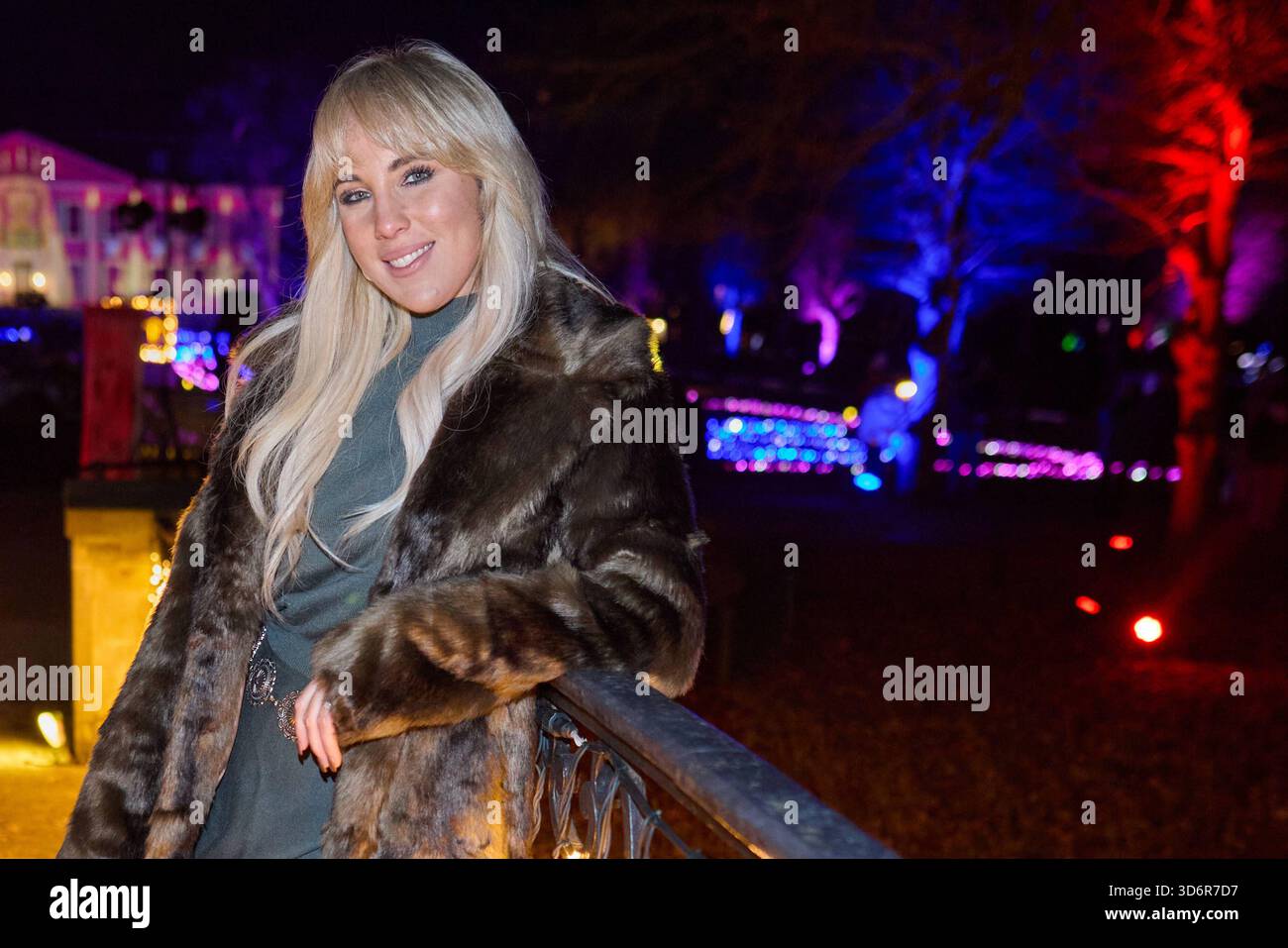 Annemarie Eilfeld - Eröffnung von Weihnachten im Tierpark Friedrichsfelde 2025 am 21.11.2025 a Berlino. Weihnachten im Tierpark Friedrichsfelde *** Annemarie Eilfeld inaugurazione del Natale al Tierpark Friedrichsfelde 2025 il 21 11 2025 a Berlino Natale al Tierpark Friedrichsfelde Foto Stock