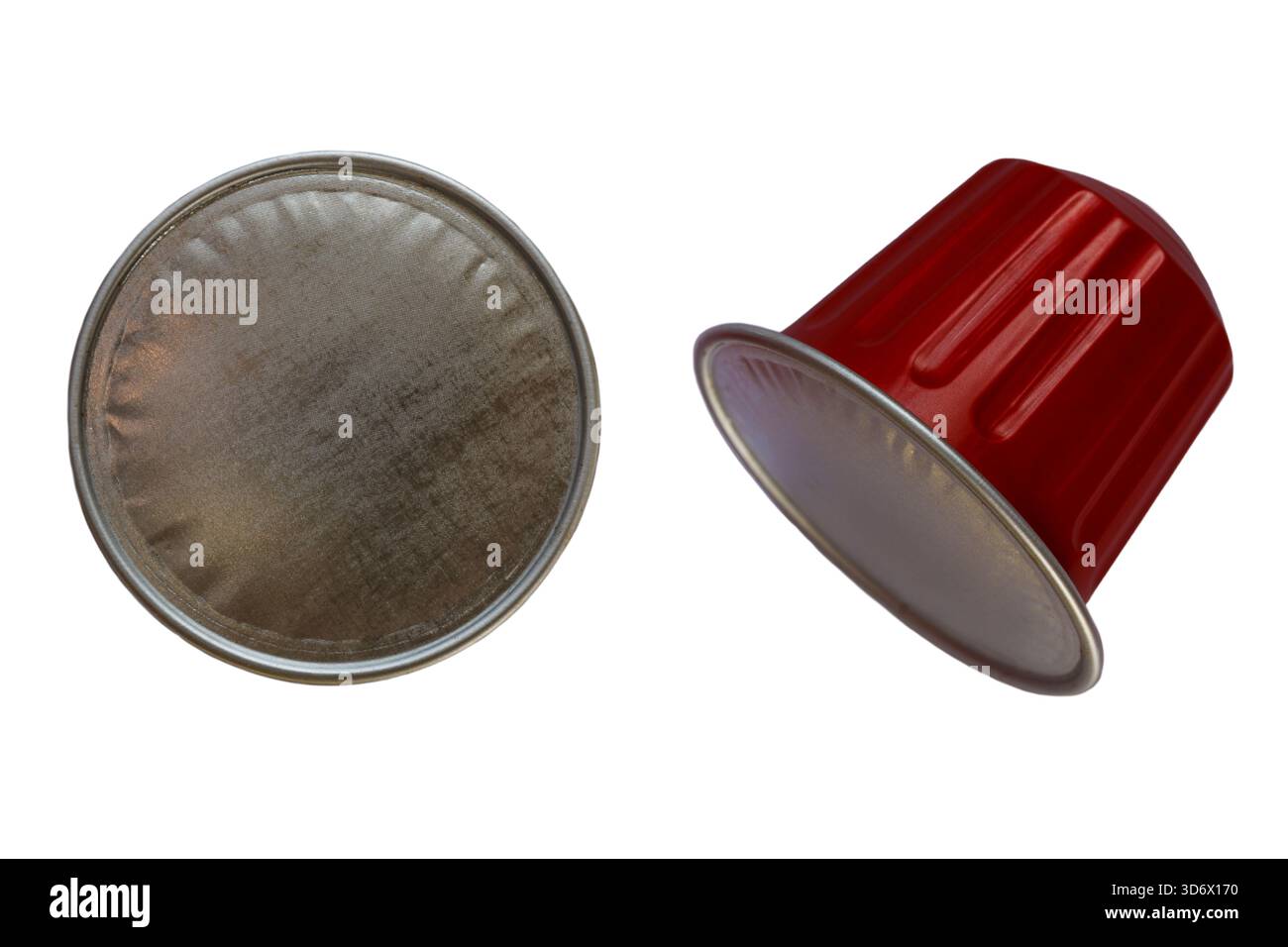 2 due capsule di caffè Fairtrade Christmas Blend da M&S isolate su sfondo bianco - capsule in alluminio completamente riciclabili caffè arabica Foto Stock