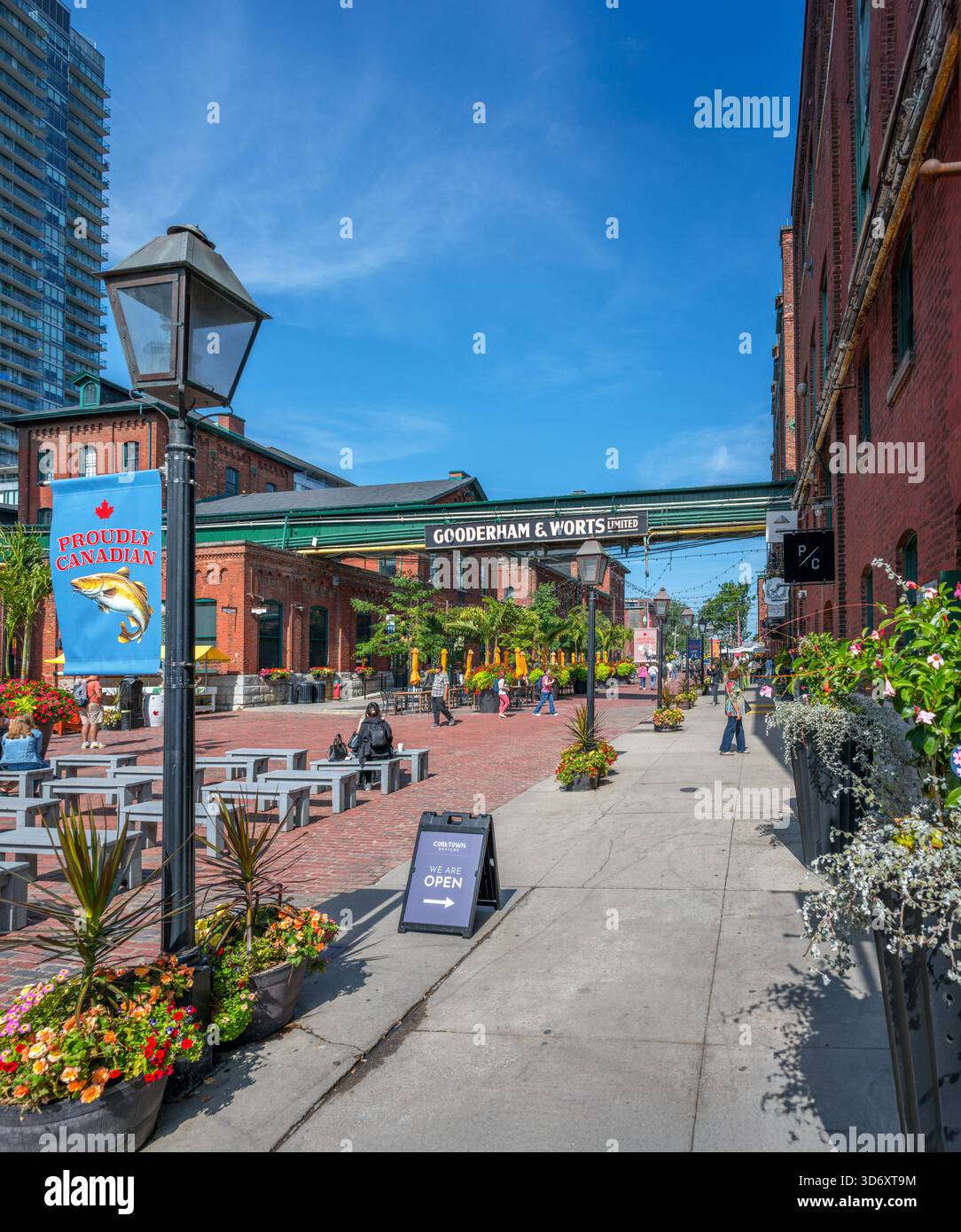 Caffè, bar e ristoranti su Trinity Street nel Distillery Historic District, Toronto, Ontario, Canada Foto Stock