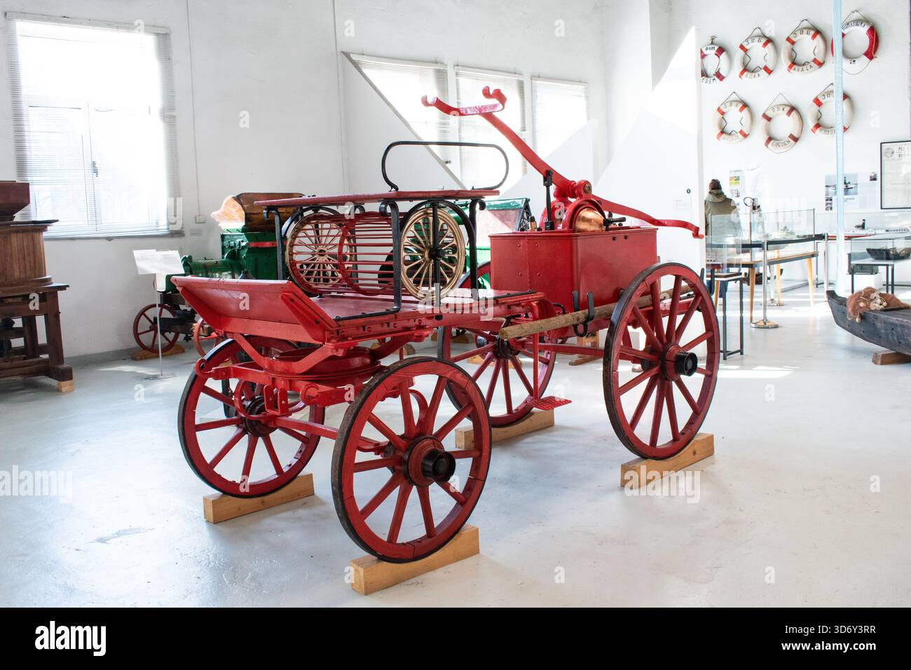 L'interno del Museo della Scienza e della tecnologia di Belgrado. oggetti vecchi Foto Stock