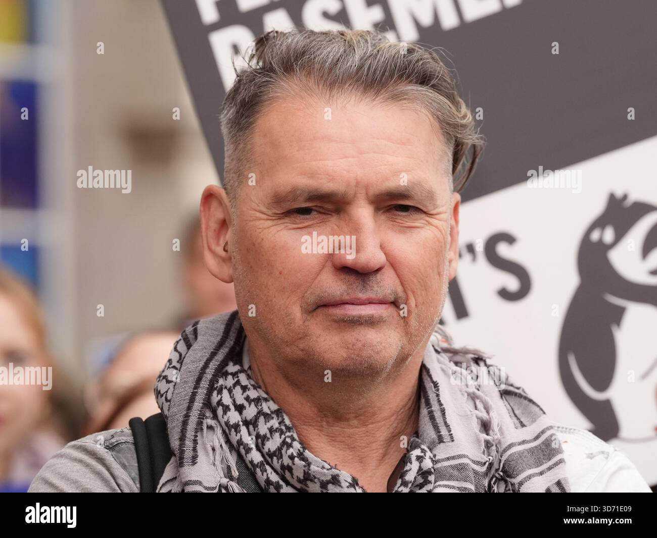 EMBARGO AL 0001 LUNEDÌ 24 NOVEMBRE foto del file datata 19/10/2025 del magnate dell'energia verde Dale Vince che ha detto che Rachel Reeves dovrebbe riformare il modo in cui le bollette energetiche vengono calcolate al bilancio di questa settimana come parte di una serie di misure per risparmiare centinaia di sterline ai fatturanti. L'onorevole Vince, fondatore di Ecotricity e precedente donatore laburista, ha esortato il Cancelliere ad adottare tre misure che potrebbero contribuire a dimezzare le bollette e ridurre l'inflazione. Data di pubblicazione: Lunedì 24 novembre 2025. Foto Stock