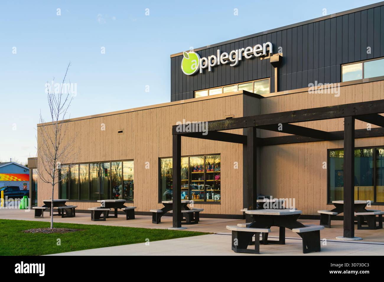 Chittenango, NY - 19 novembre 2025: Applegreen è un operatore internazionale di aree di servizio autostradali e di vendita al dettaglio, che offre carburante, cibo e tra Foto Stock