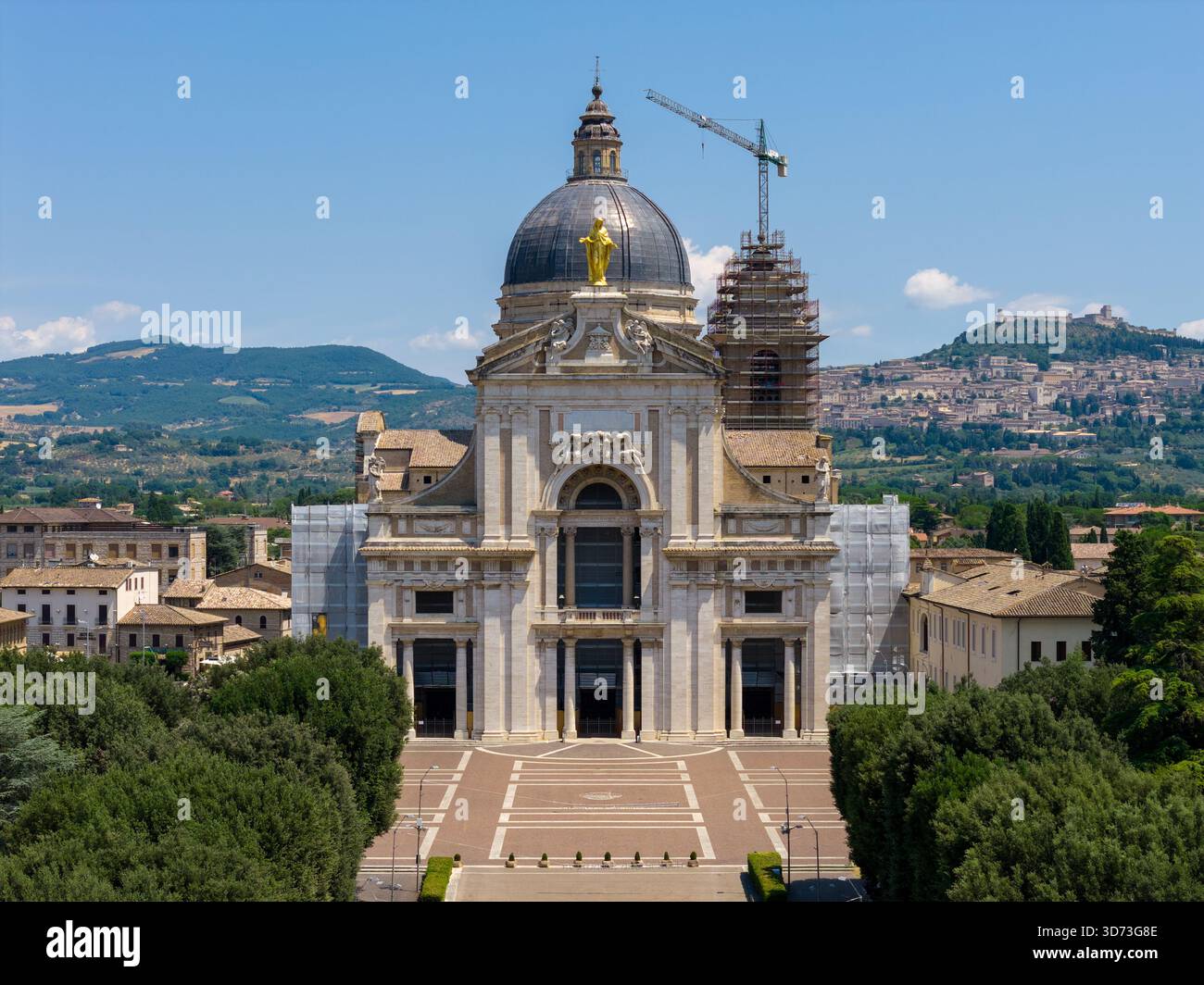 La Basilica di Santa Maria degli Angeli, una chiesa del XVI secolo a Santa Maria degli Angeli, presenta una facciata neoclassica con un suggestivo duomo Foto Stock