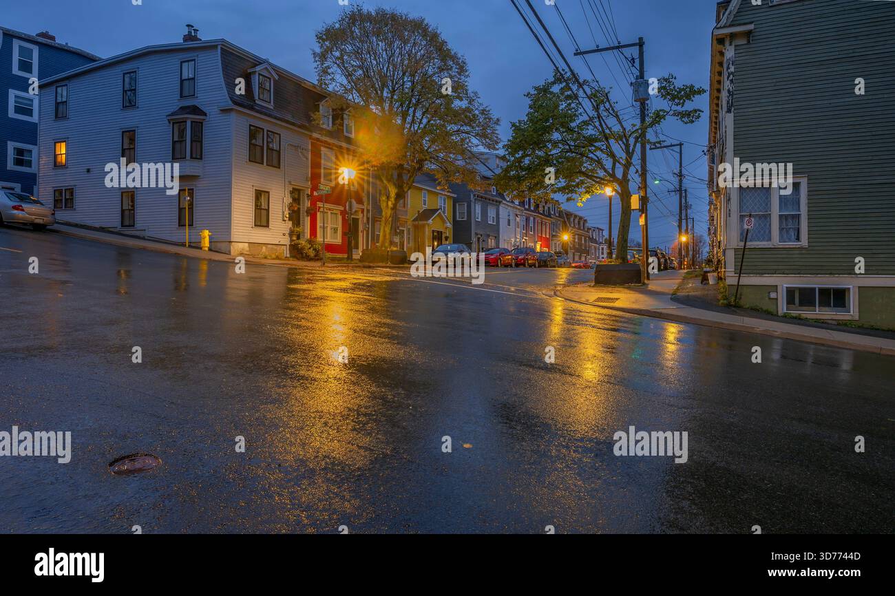 Paesaggio urbano all'alba con edifici storici a St. John's, Terranova e Labrador, Canada Foto Stock