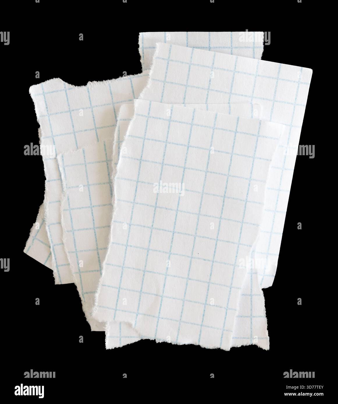 Risma di carta su sfondo nero Foto Stock