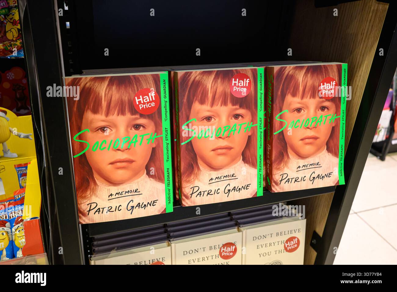 Sociopath: A Memoir book di Patric Gagne in mostra in un negozio - Inghilterra, Regno Unito - 5 novembre 2025 Foto Stock