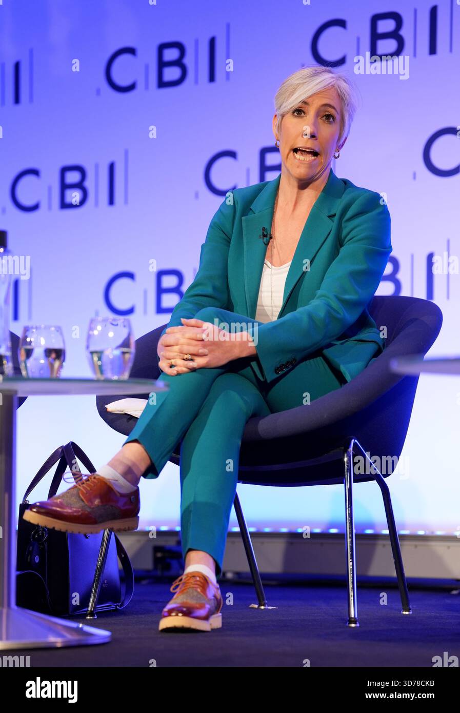 Il vice leader dei liberali democratici Daisy Cooper tiene un discorso durante la conferenza annuale della Confederazione dell'industria britannica (CBI) al Queen Elizabeth II Centre, nel centro di Londra. Data foto: Lunedì 24 novembre 2025. Foto Stock