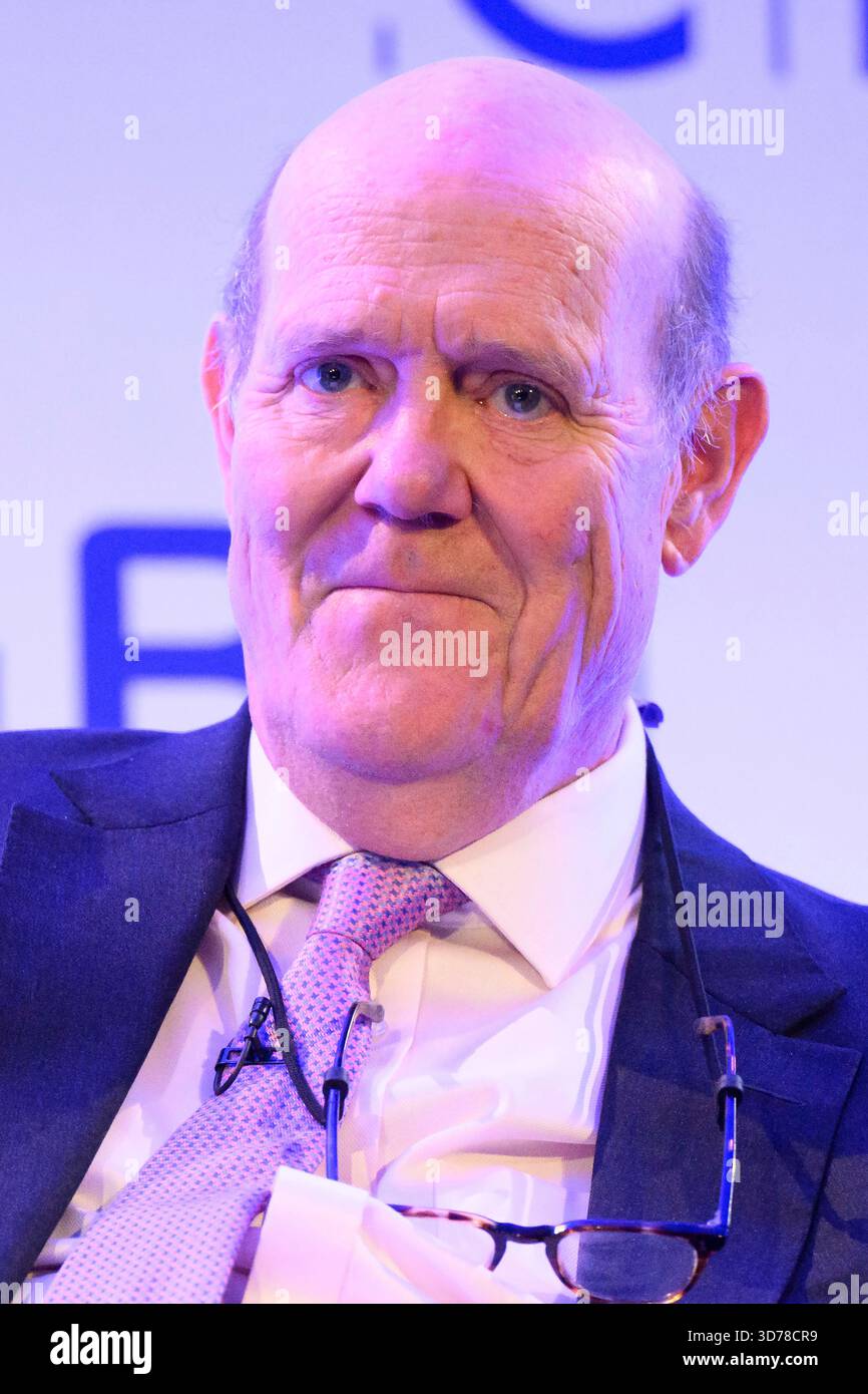 Londra, Regno Unito. 24 novembre 2025. 24/11/2025. Londra, Regno Unito Rupert Soames, uomo d'affari britannico ed ex CEO di Serco Group partecipa alla conferenza Confederation of British Industry (CBI), tenutasi presso il Queen Elizabeth II Conference Centre. Credito fotografico: Ray Tang credito: Raymond Tang/Alamy Live News Foto Stock