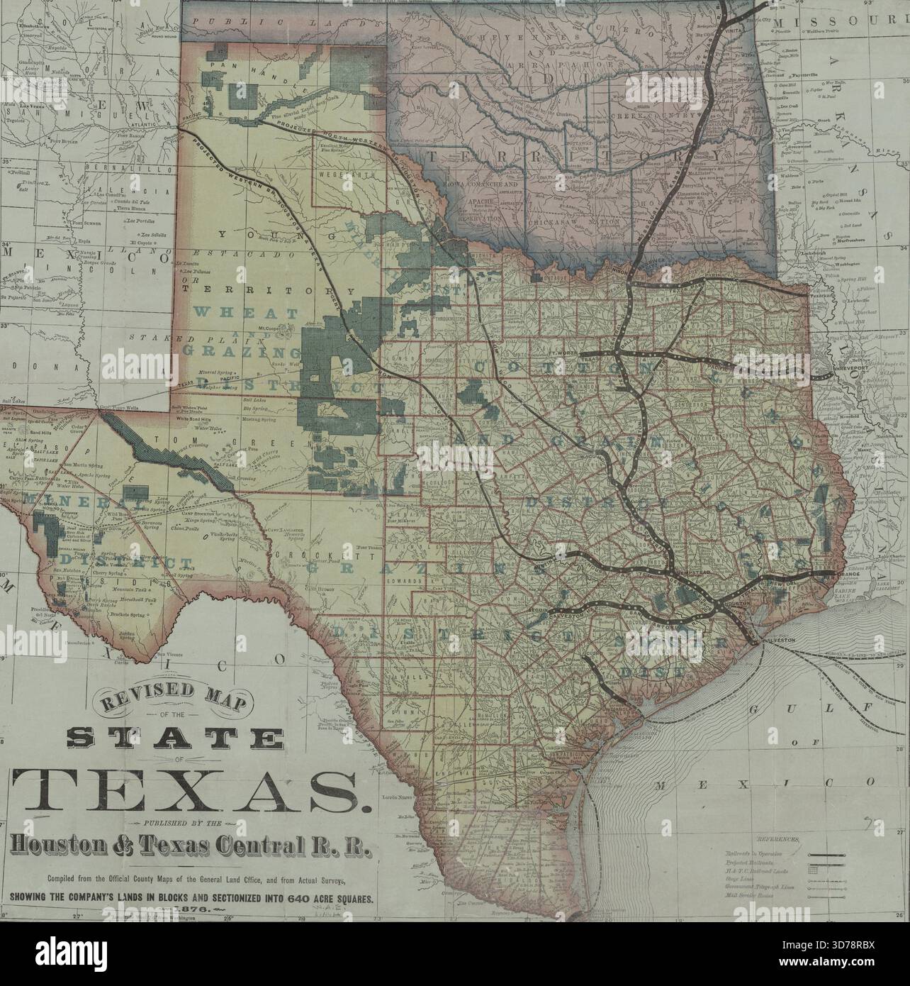 Mappa riveduta dello stato del Texas pubblicata dalla Houston & Texas Central R.R. compilata dalle mappe ufficiali della contea del General Land Office e dalle indagini effettive, questa mappa mostra le terre della società in blocchi e sezionata in quadrati di 640 acri. La mappa include servizi postali, strade postali e linee telegrafiche in Texas e Oklahoma, insieme a ferrovie e concessioni di terre ferroviarie. Pubblicata nel 1876 dalla Houston & Texas Central Railway Company, la mappa misura 50 x 51 cm ed è colorata a mano Foto Stock