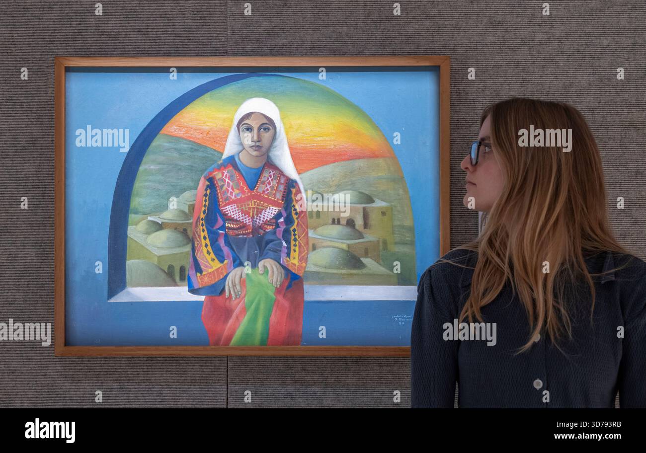 Bonhams, Londra, Regno Unito. 24 novembre 2025. L'asta Bonhams Modern and Contemporary Middle Eastern Art si svolge il 25 novembre. Le attrazioni principali includono: Sliman Mansour (Palestina, B. 1947), Woman from Bethlehem. Stimate tra £ 60.000 e £ 80.000. Crediti: Malcolm Park/Alamy Live News Foto Stock