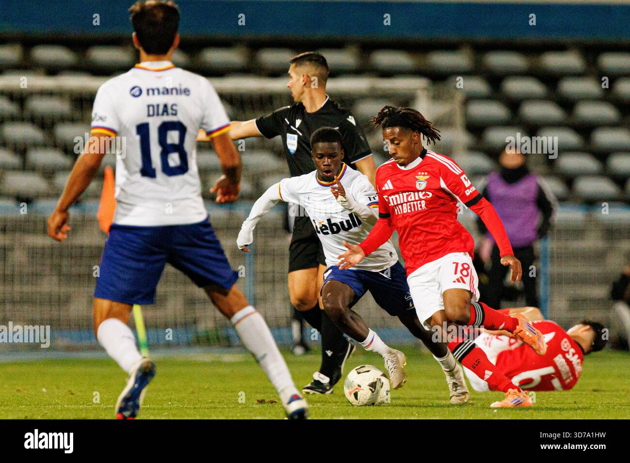 Delcio Fernandes e Leandro Barreiro visti durante la partita TACA De Portugal tra squadre di Atletico CP e SL Benfica (Maciej Rogowski/Ball Raw Images) Foto Stock