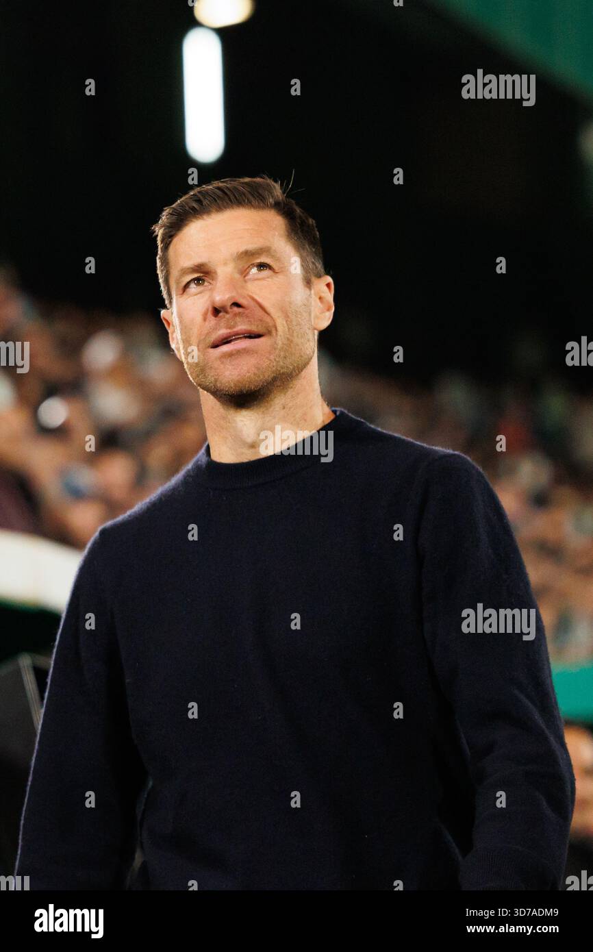 Xabi Alonso visto durante la partita SPORTIVA della Liga tra squadre dell'Elche CF e del Real Madrid FC all'Estadio Manuel Martinez Valero (Maciej Rogowski/Ball Ra) Foto Stock