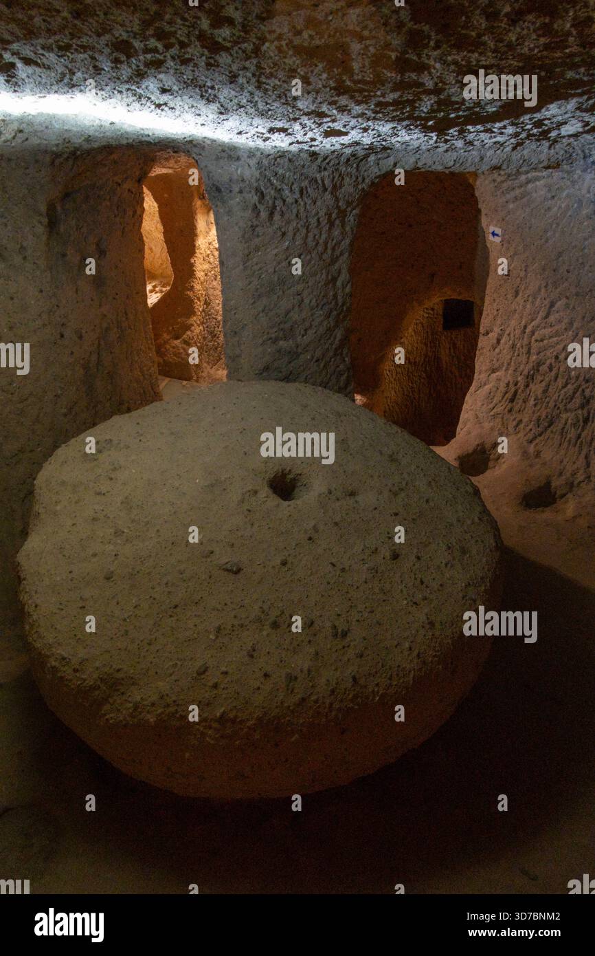 Città sotterranea di Derinkuyu, Goreme Oren Yeri, Cappadocia, Turkiye Foto Stock