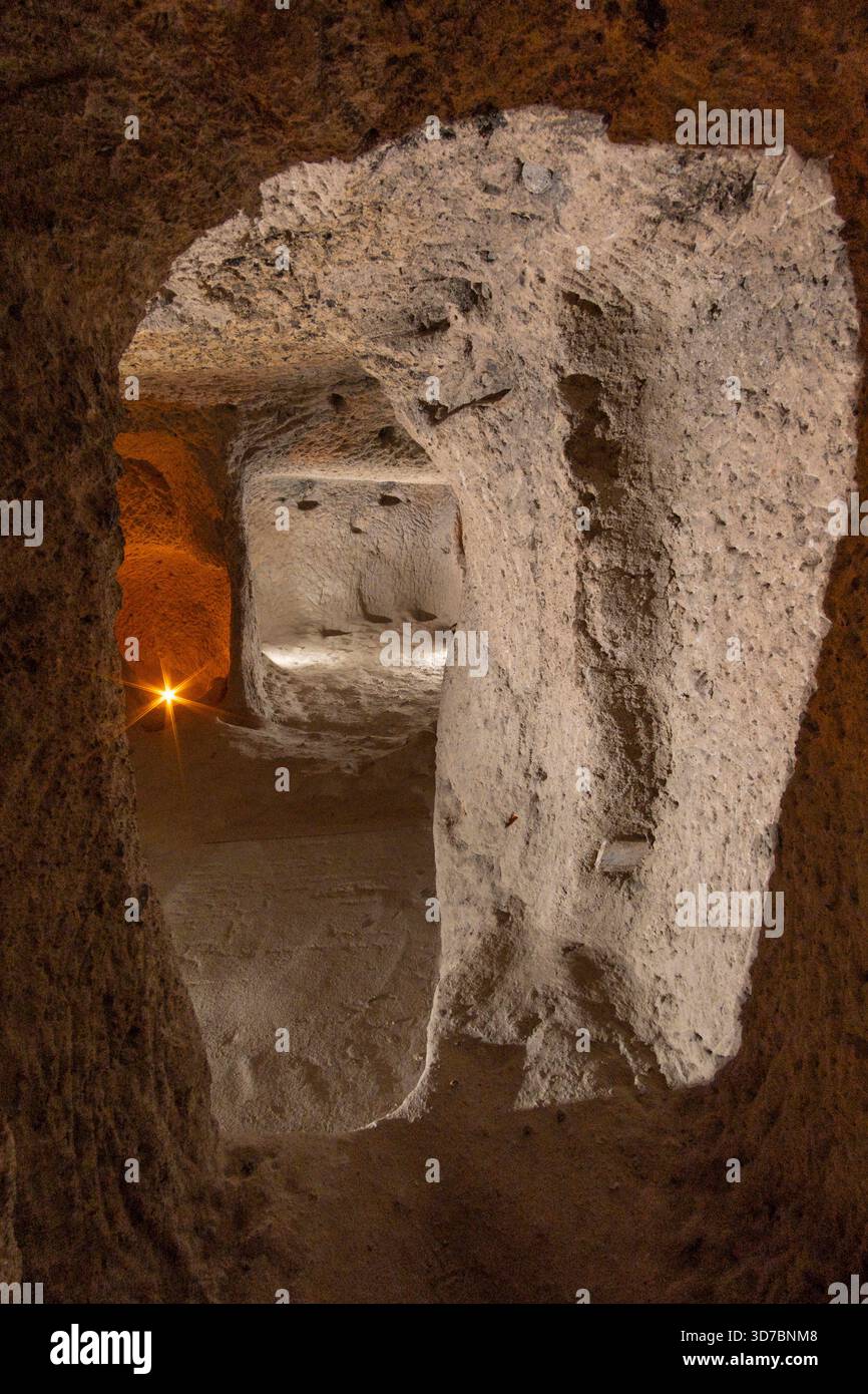 Città sotterranea di Derinkuyu, Goreme Oren Yeri, Cappadocia, Turkiye Foto Stock