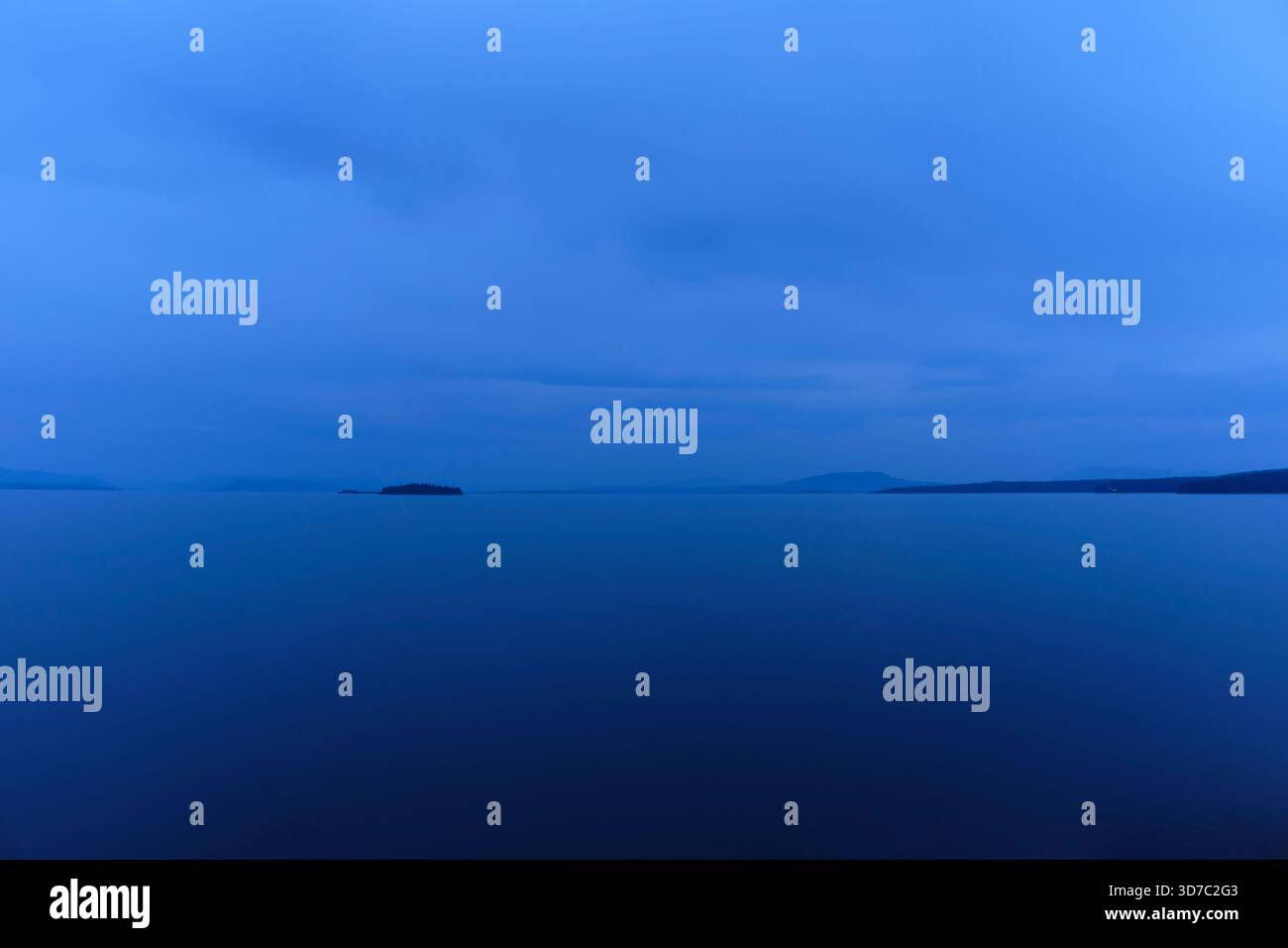 Lago Yellowstone al calar della notte Foto Stock