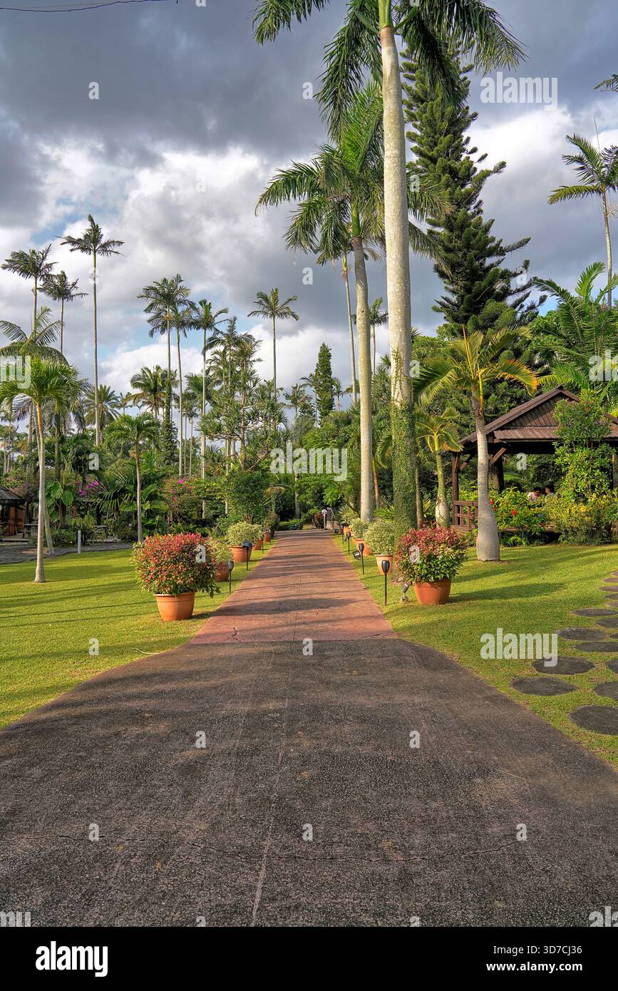 Il giardino botanico sud-est di Okinawa è un grande giardino con piante autoctone e non autoctone, decorazioni e anche ani Foto Stock