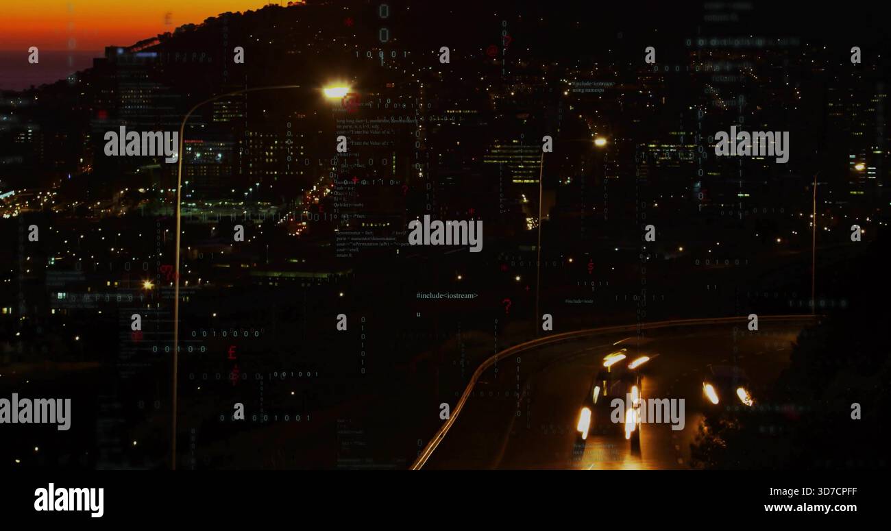 Autostrada curvilinea che trasporta auto che producono piste faro nelle lampade della città costiera al crepuscolo, spazio fotocopie Foto Stock