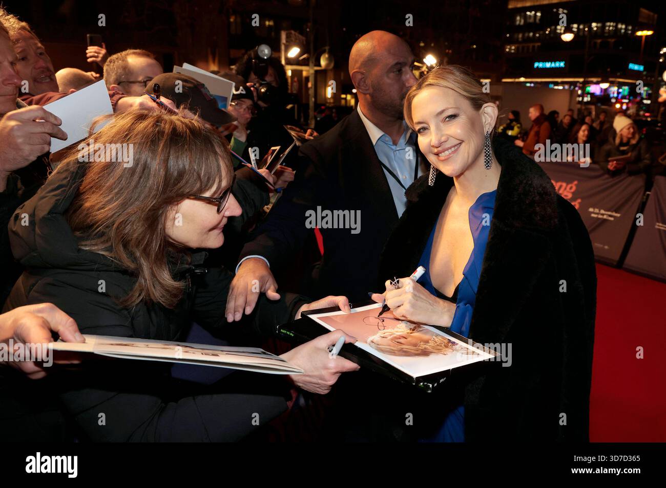 Kate Hudson bei der Europapremiere des Kinofilms Song Sung Blue im Zoo Palast. Berlino, 19.11.2025 foto:XS.xGabschx/xFuturexImagex sung_5103 Foto Stock