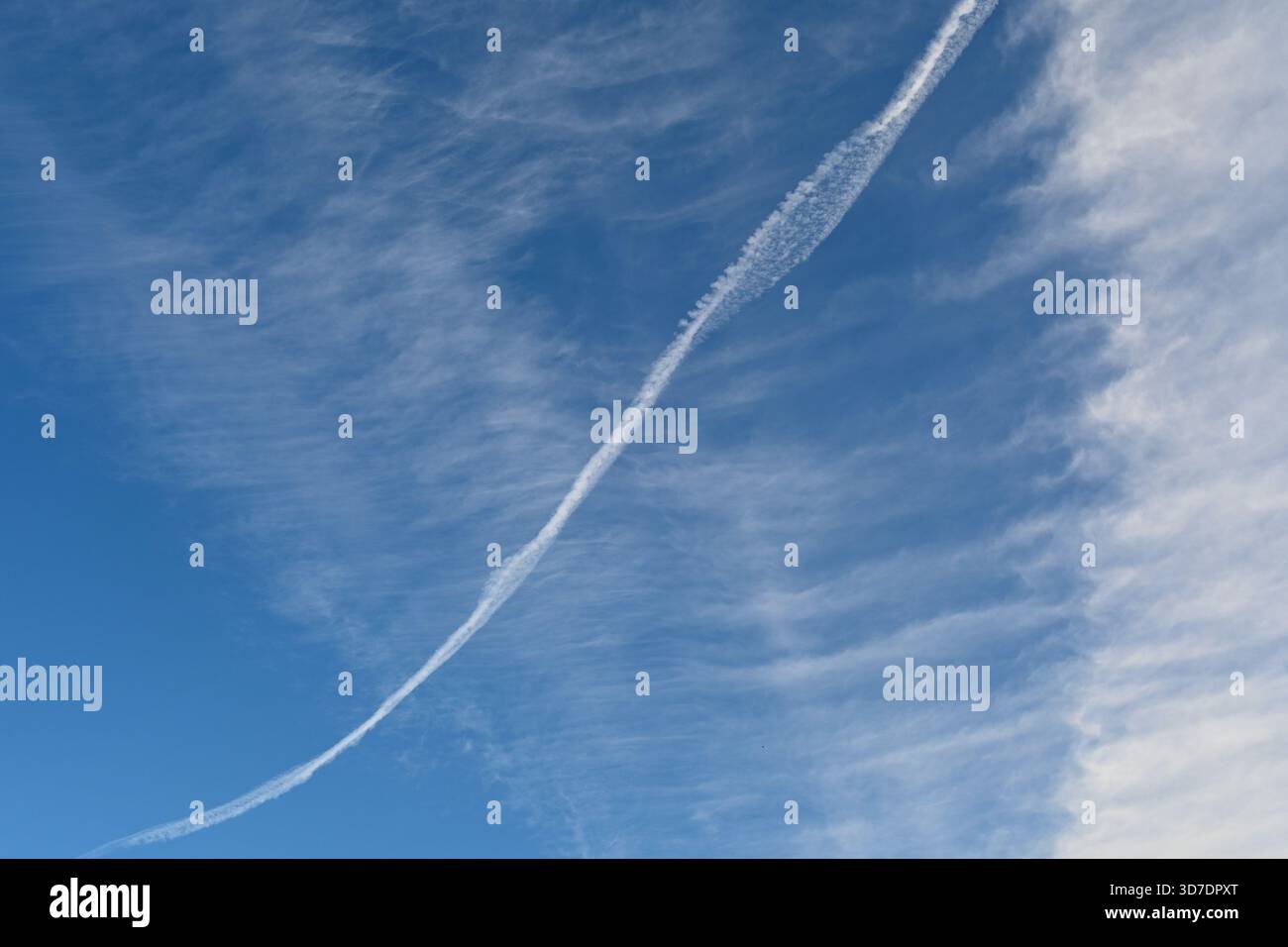 piste per moto d'acqua nel cielo Foto Stock