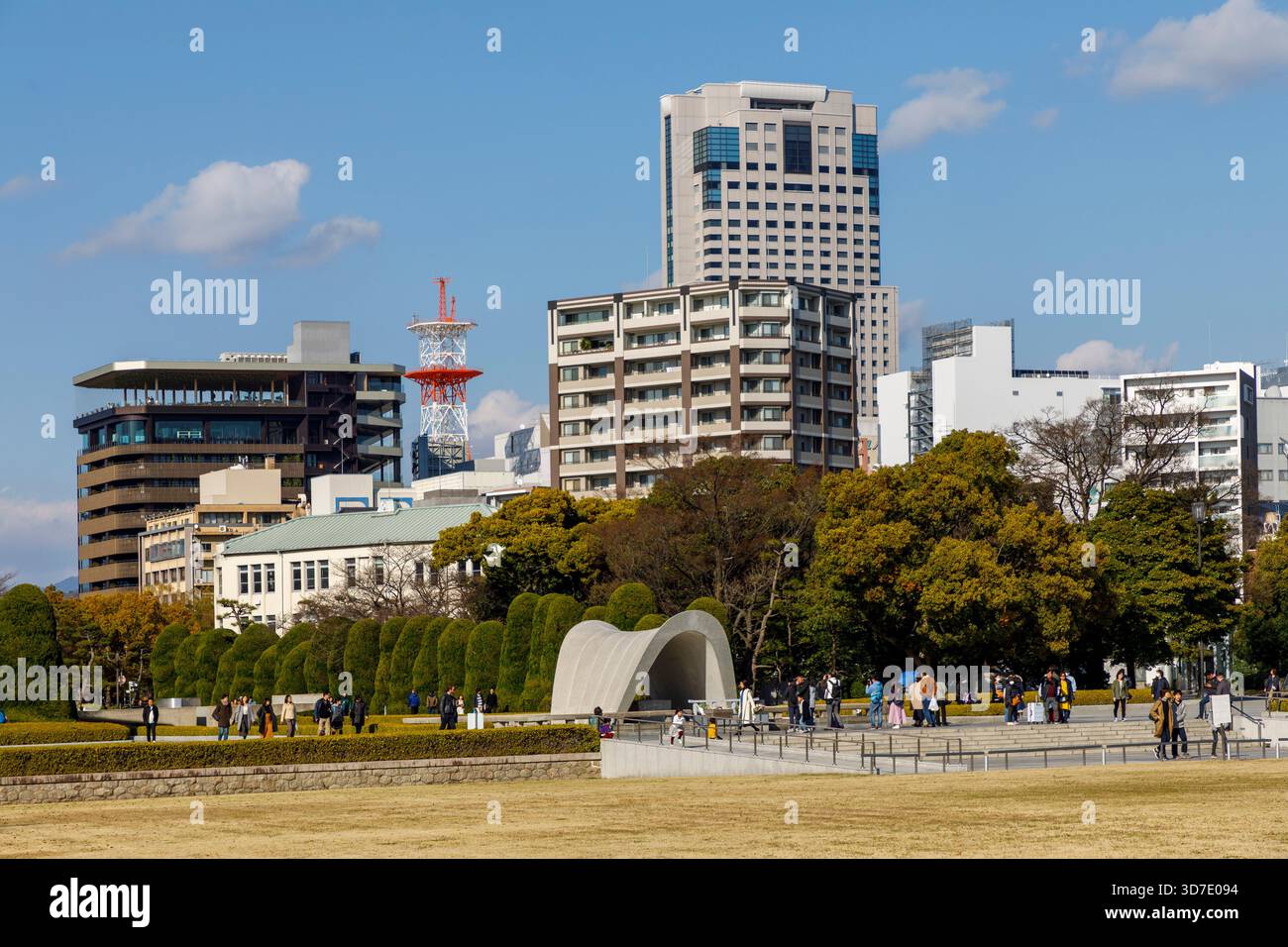Hiroshima Peace City Monument Cenotaph per il Parco commemorativo delle vittime della bomba atomica, Hiroshima, Giappone Foto Stock