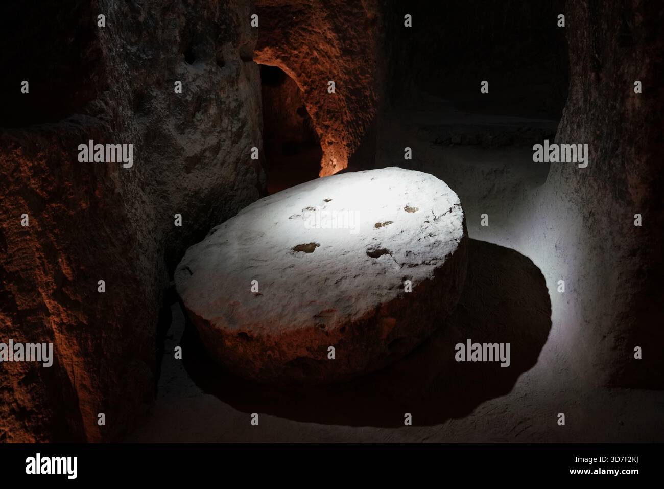 NEVSEHIR, TURKIYE - 09 AGOSTO 2025: Città sotterranea di Kaymakli nella città di Kaymakli Foto Stock