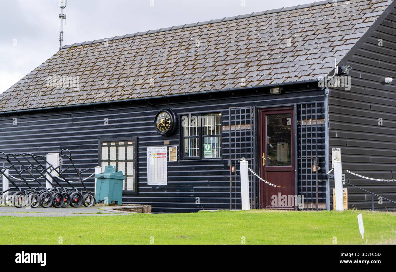 Kington Golf Club, Bradnor Hill, Kington, Herefordshire, Inghilterra, Regno Unito - il campo da golf a 18 buche più alto d'Inghilterra - vista del negozio di articoli sportivi Foto Stock