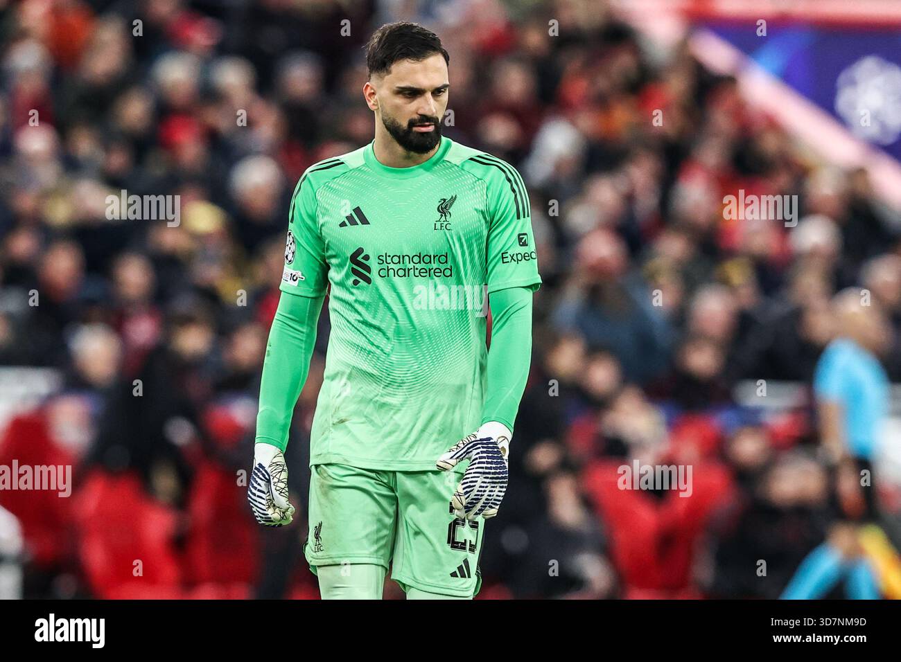 Portiere del Liverpool Giorgi Mamardashvili durante il 5° giorno di UEFA Champions League contro PSV Eindhoven ad Anfield, Liverpool, Regno Unito, 26 novembre 2025 (foto di Alfie Cosgrove/News Images) *** GER AUT sui OUT *** Foto Stock