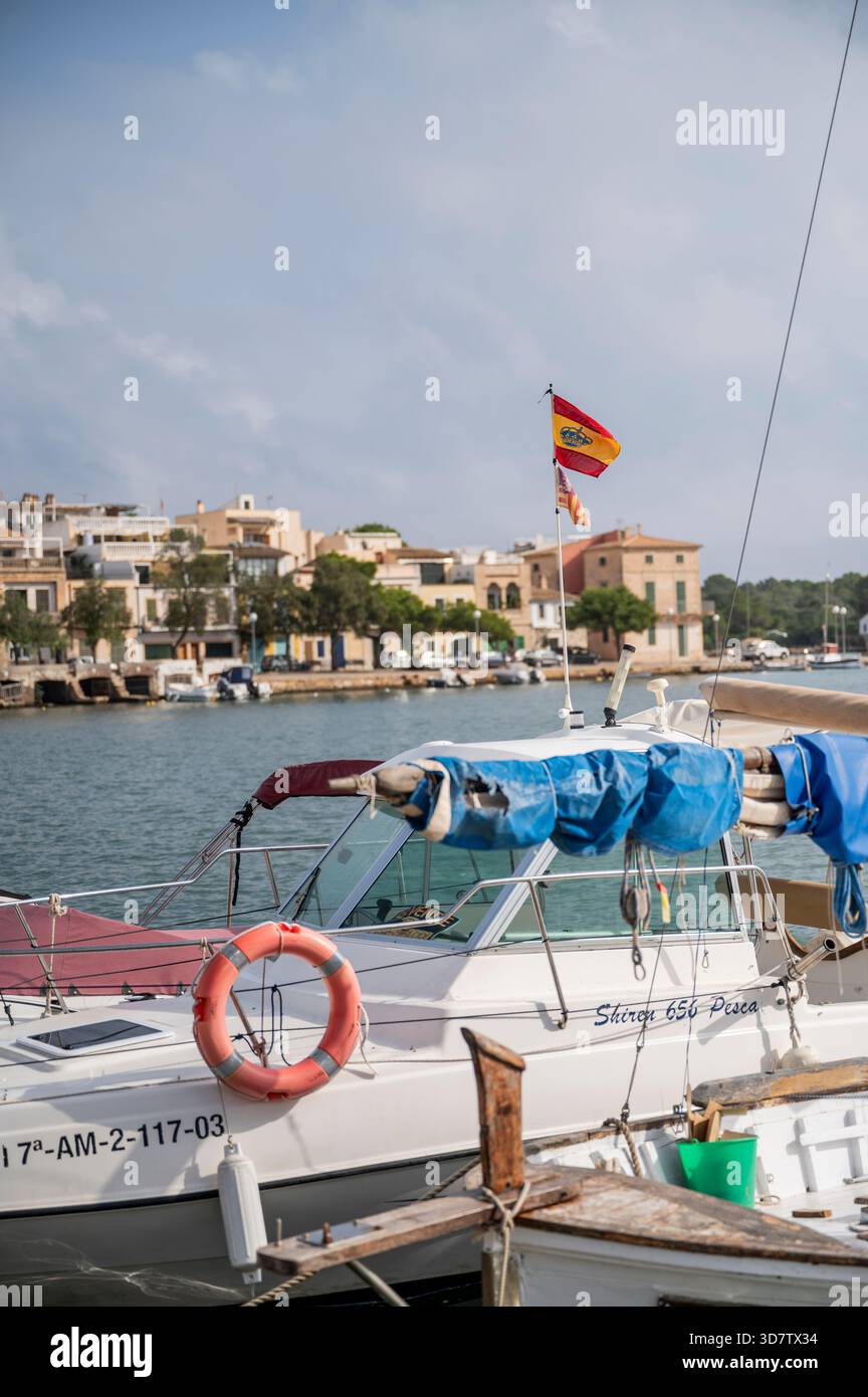 Life ring su imbarcazioni da diporto a Portcolom, porto, Maiorca Foto Stock
