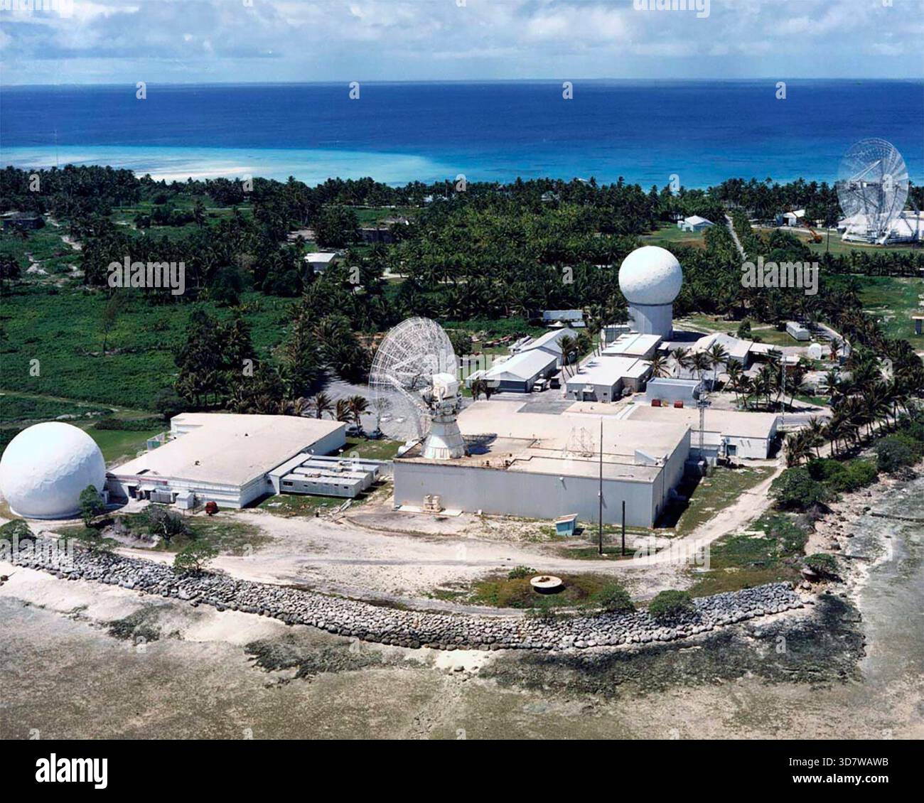 I sensori presso il Ronald Reagan Ballistic Missile Defense test Site (RTS) presso l'atollo di Kwajalein, Repubblica delle Isole Marshall, situato 2.300 miglia a sud-ovest delle Hawaii, sono controllati dal Ronald Reagan test Ballistic Missile Defense test Site Operations Center di Huntsville. Data 28 agosto 2015 Foto Stock