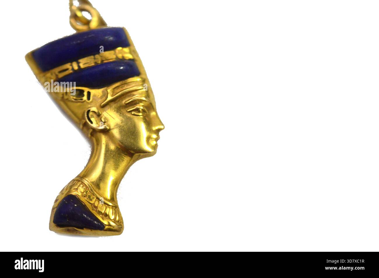Busto d'oro sul lato destro della regina Nefertiti, moglie del faraone Akhenaton, durante la XVIII dinastia, il suo nome significa (la bella è arrivata), vai Foto Stock