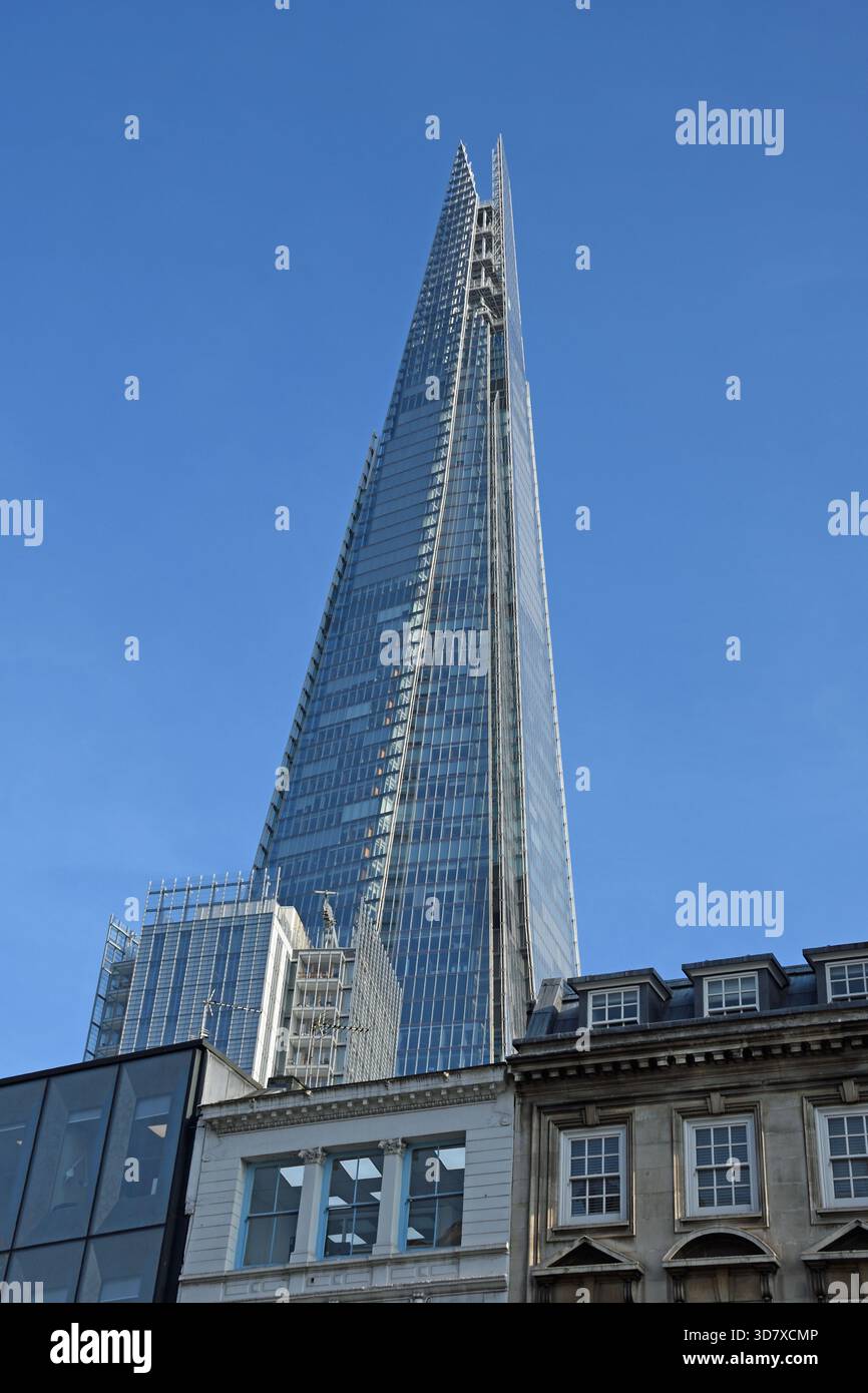The Shard da Borough High Street, Borough High Street, Southwark, Londra, Regno Unito Foto Stock