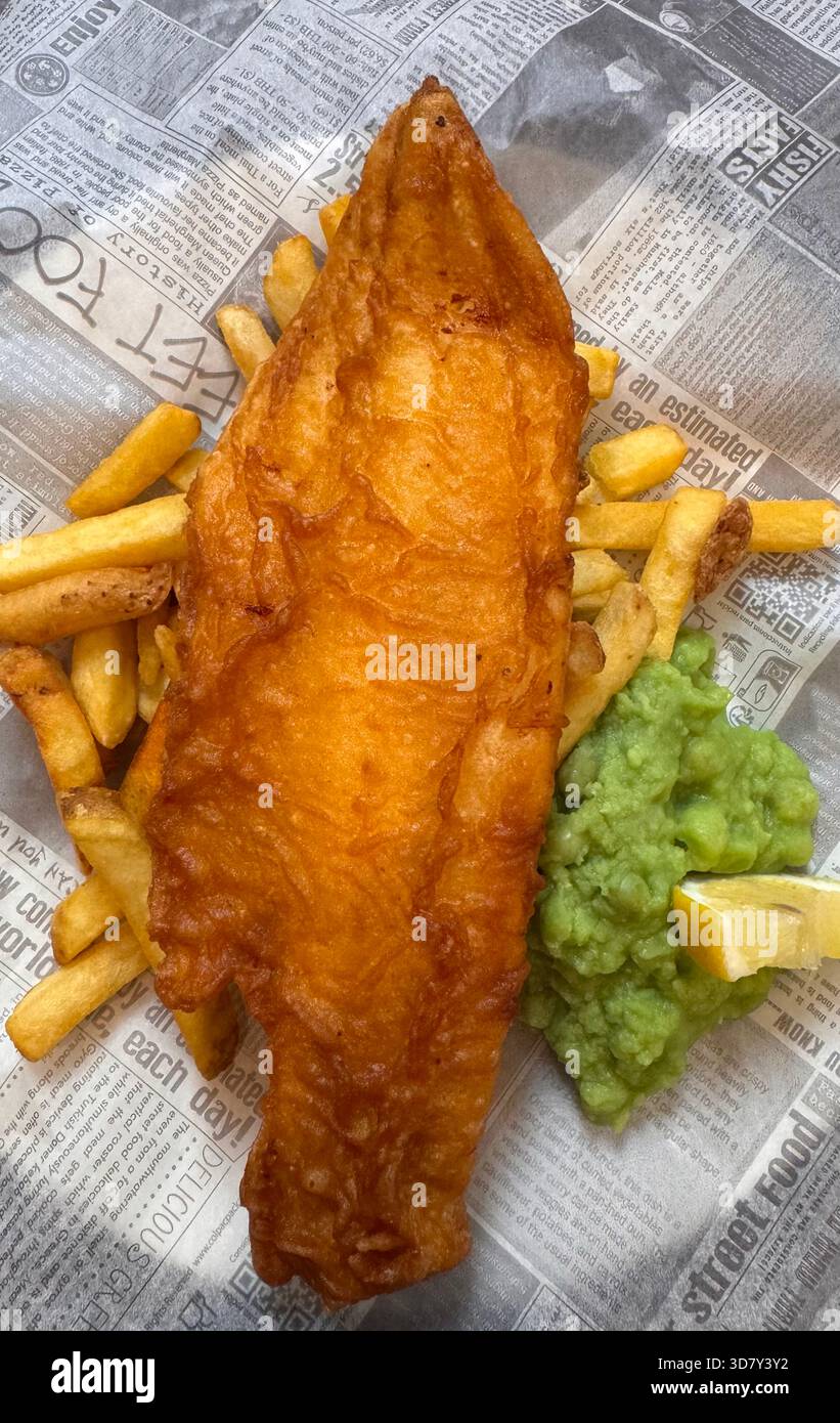 Fish & Chips with Mushy Peas, Isola di Islay, Scozia Foto Stock