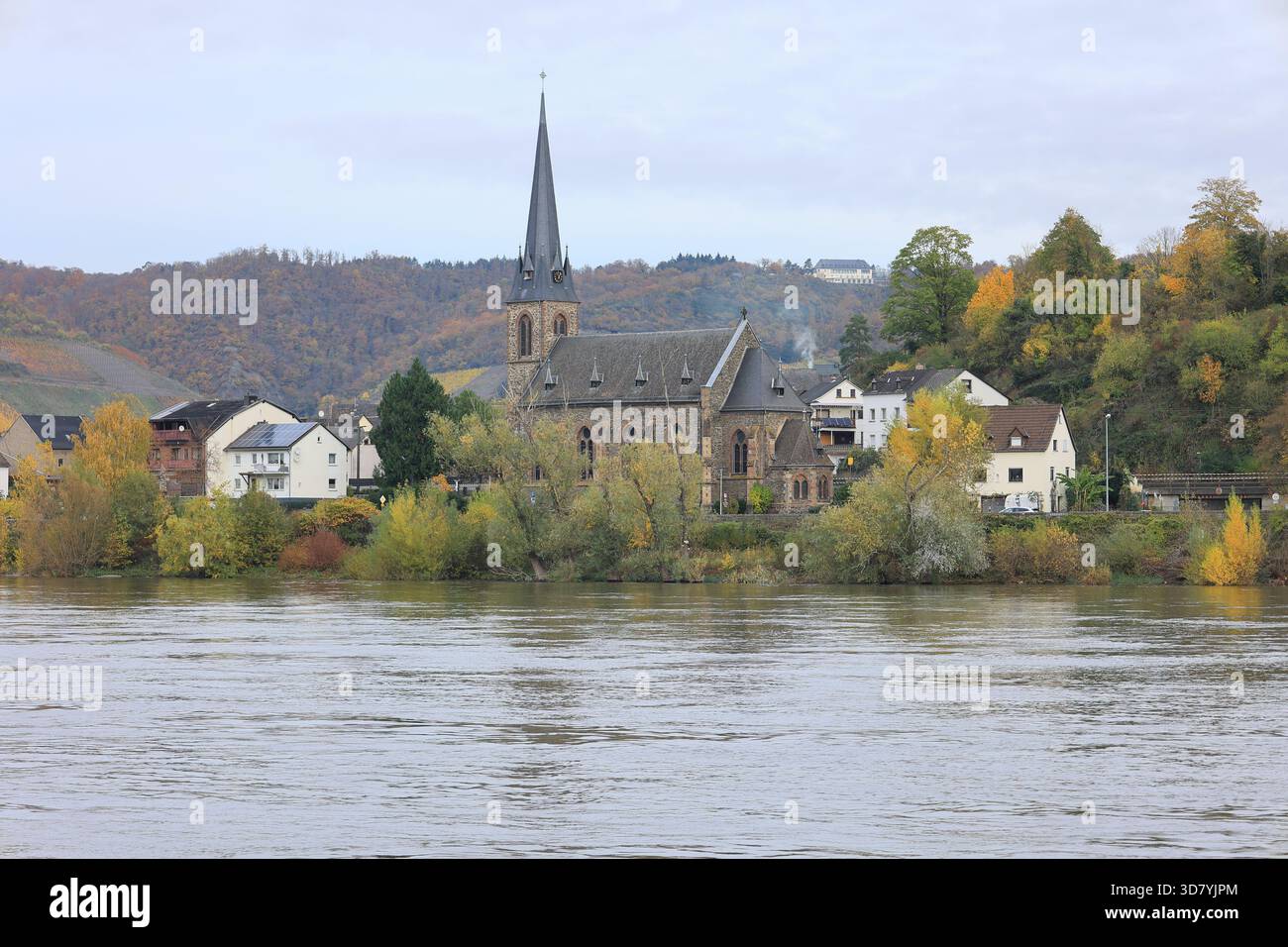 Chiesa cattolica di Santa Margherita a Filsen nella Valle del Medio Reno Foto Stock