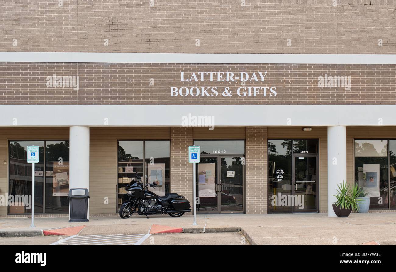 Houston, Texas USA 07-20-2025: Facciata del negozio di libri e regali degli ultimi giorni. Foto Stock