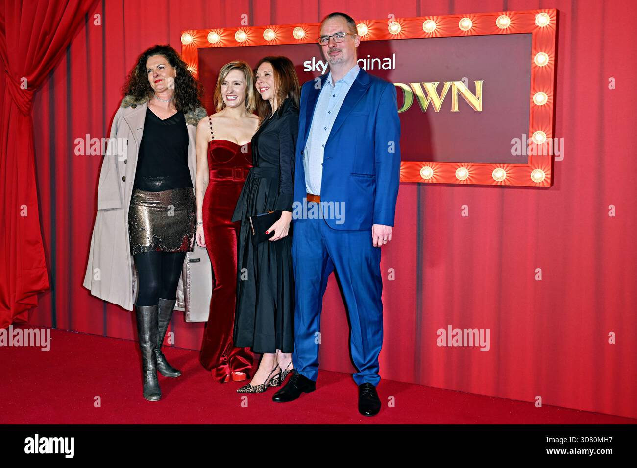 Londra, Regno Unito. 26 novembre 2025. Anteprima del film "Tinsel Town" al Vue, Leicester Square, Londra, Inghilterra. (Foto di 李世惠/SEE li/Picture Capital) credito: Vedi li/Picture Capital/Alamy Live News Foto Stock