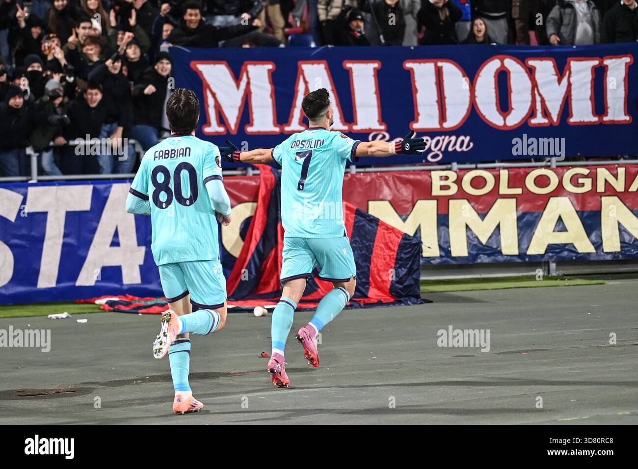 Bologna, Italia. 27 novembre 2025. Riccardo Orsolini (Bologna FC) celebra il suo gol durante la partita Bologna FC vs FC Salzburg, Football Europa League a Bologna, Italia, novembre 27 2025 Credit: Independent Photo Agency/Alamy Live News Foto Stock