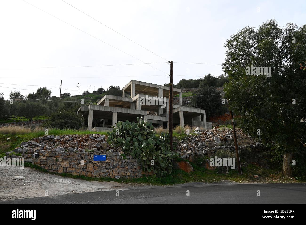 Rovina di cemento abbandonata a Creta, Grecia, Europa Foto Stock