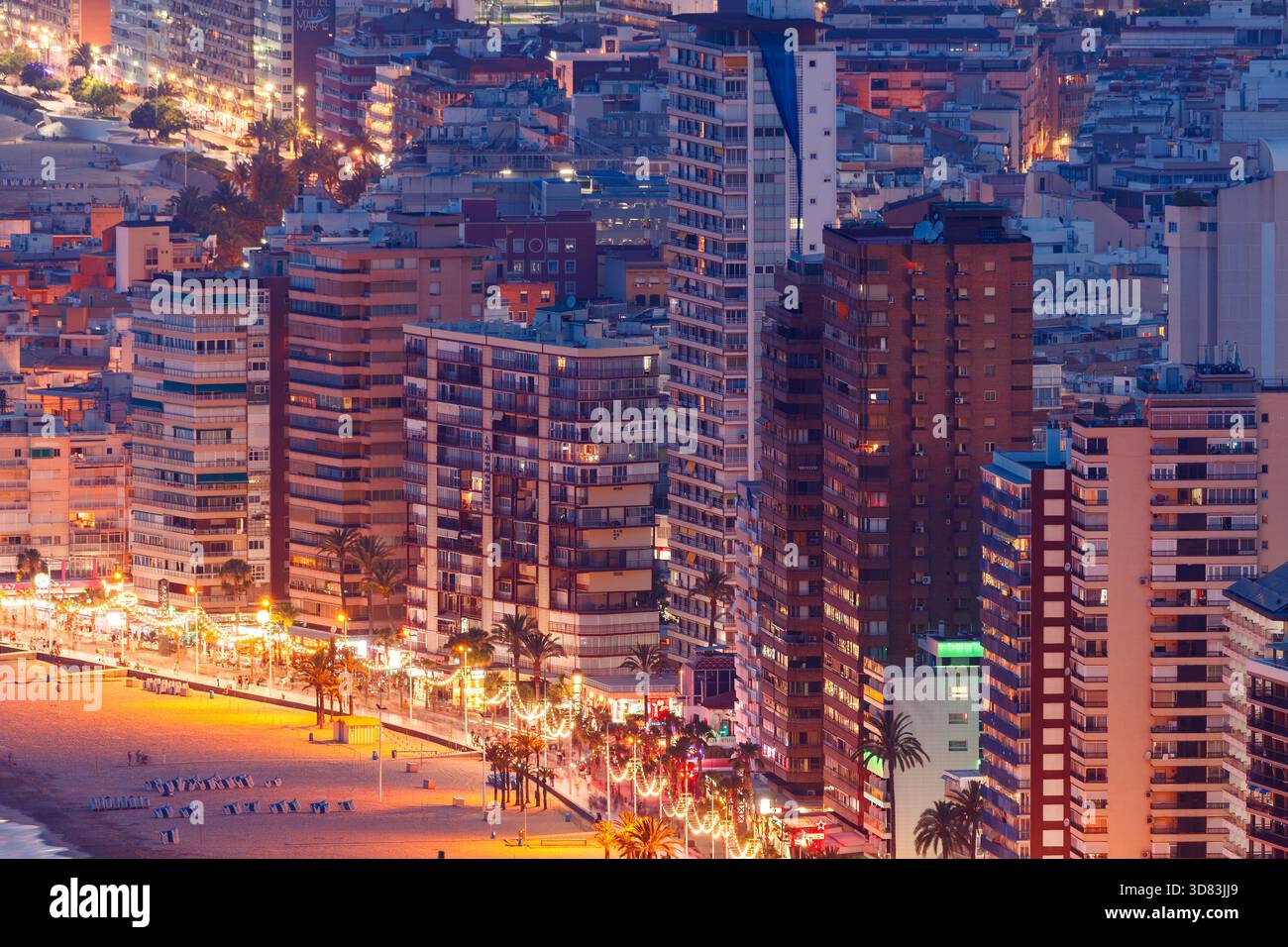 Glow serale sulla spiaggia Levante di Benidorm Foto Stock