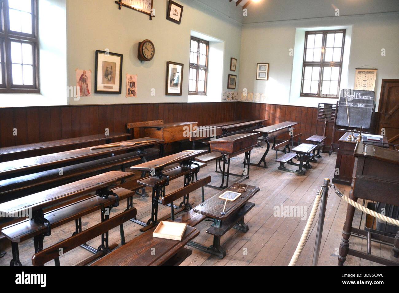 Scuola vittoriana, St Fagans National Museum of History, Cardiff, Galles del Sud, Regno Unito. Foto Stock