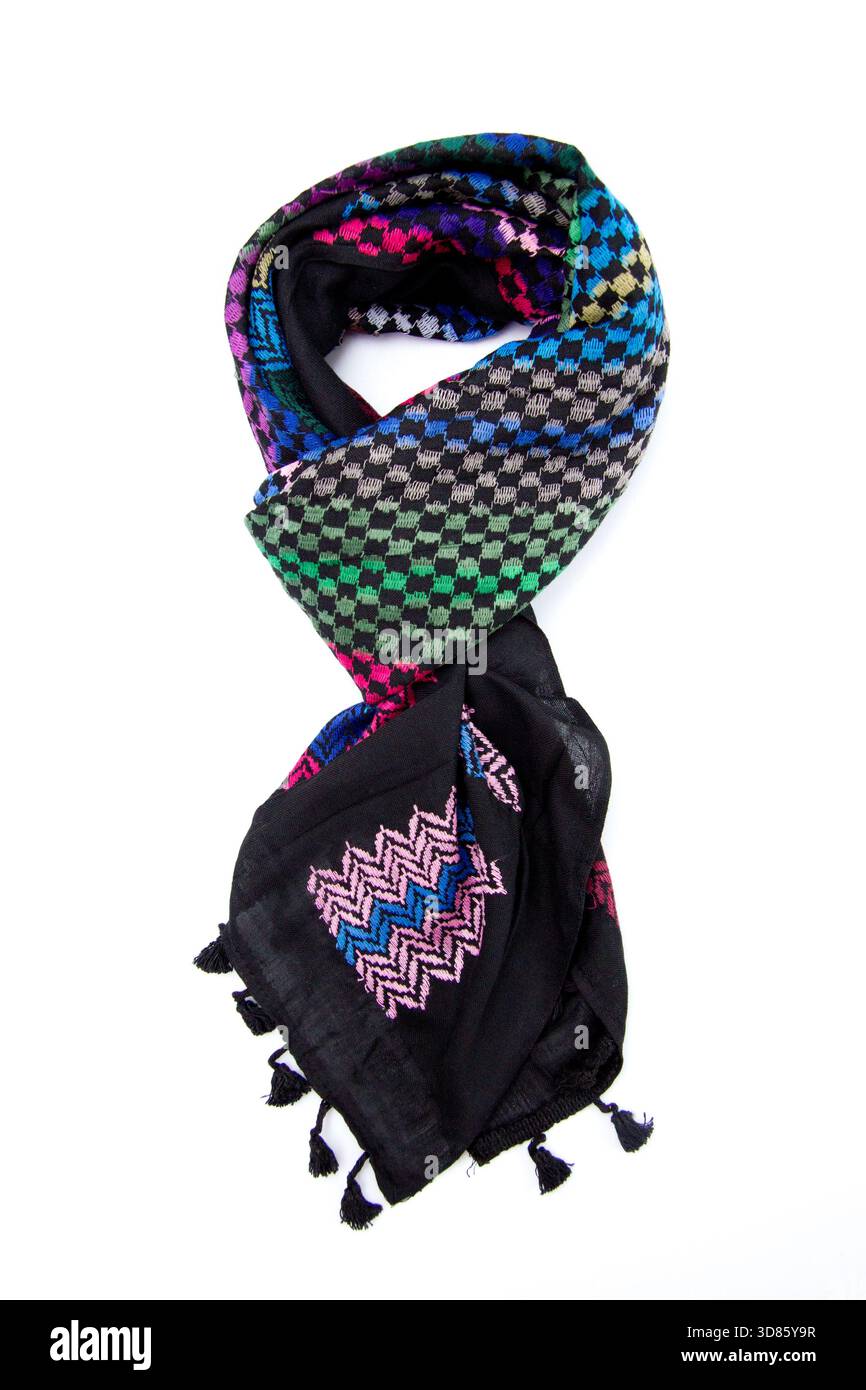 Colorata sciarpa araba isolata su sfondo bianco Foto Stock