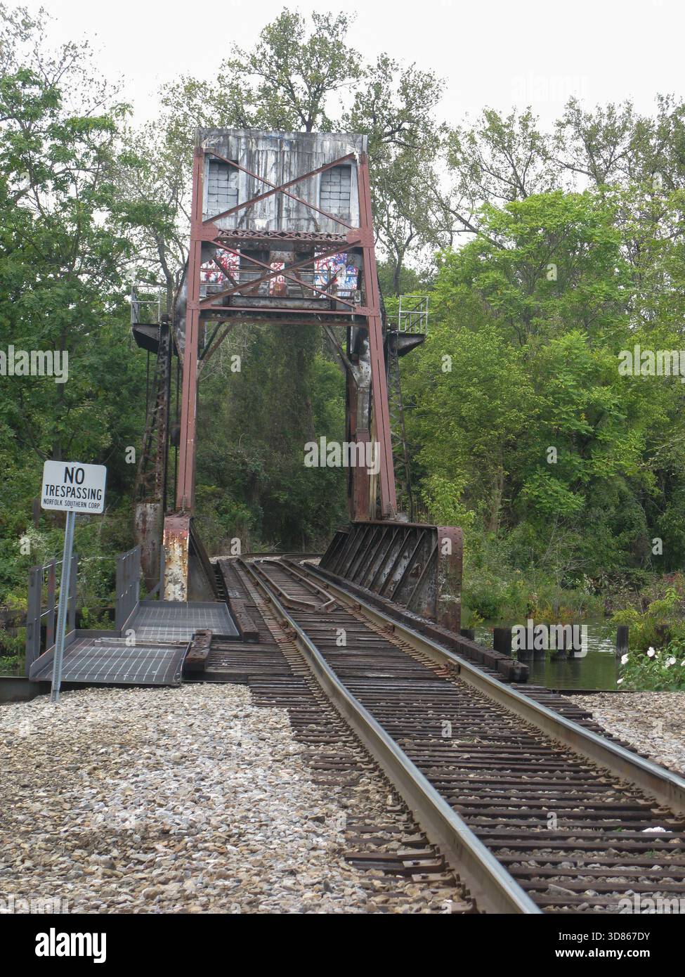 Vecchio cavalcavia della ferrovia immagini e fotografie stock ad alta ...