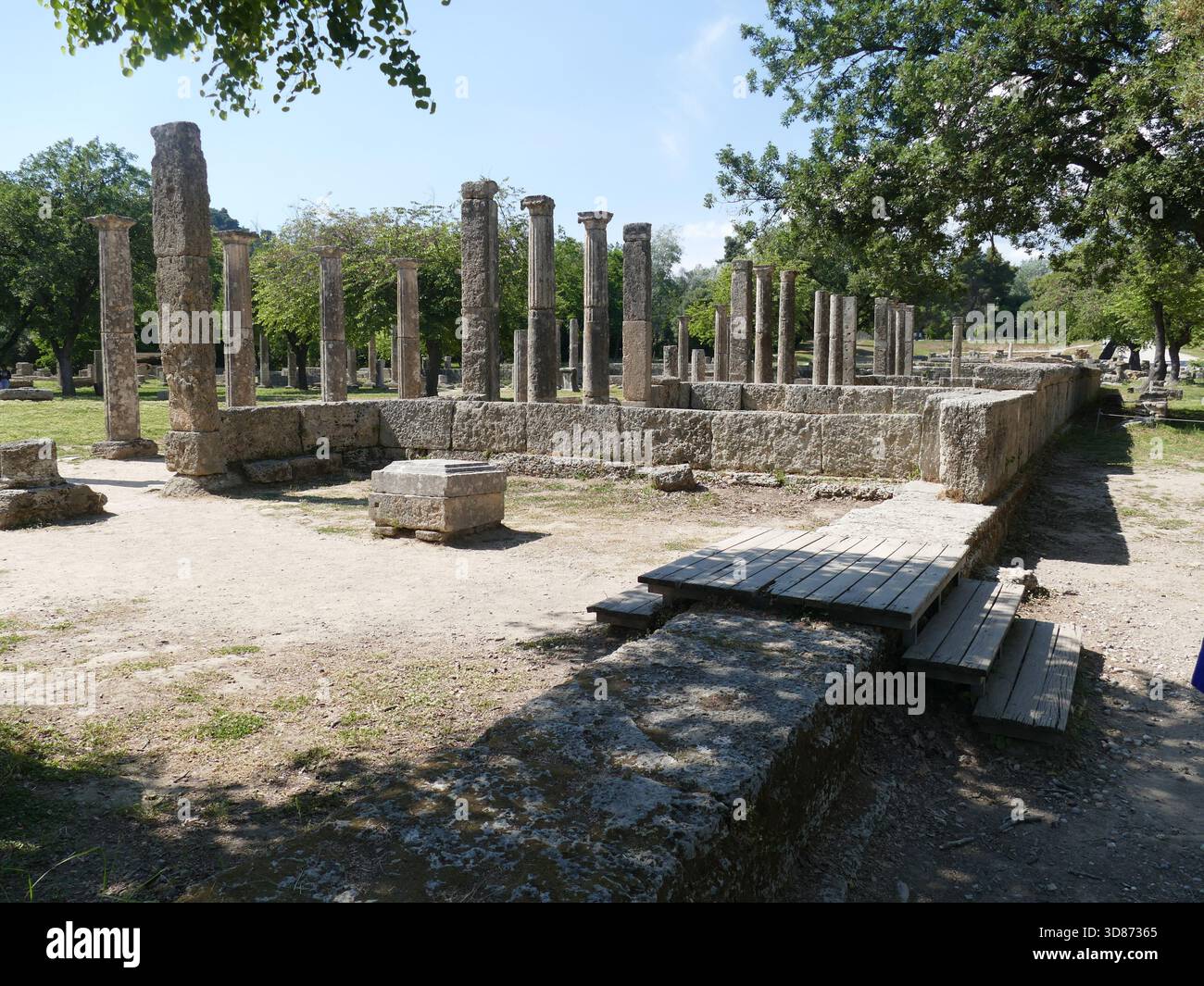 OLIMPIA, GRECIA - 14 MAGGIO 2025 - resti del Prytaneion, edificio adibito a cerimonie e affari ufficiali, nell'antico santuario di Olimpia, Foto Stock