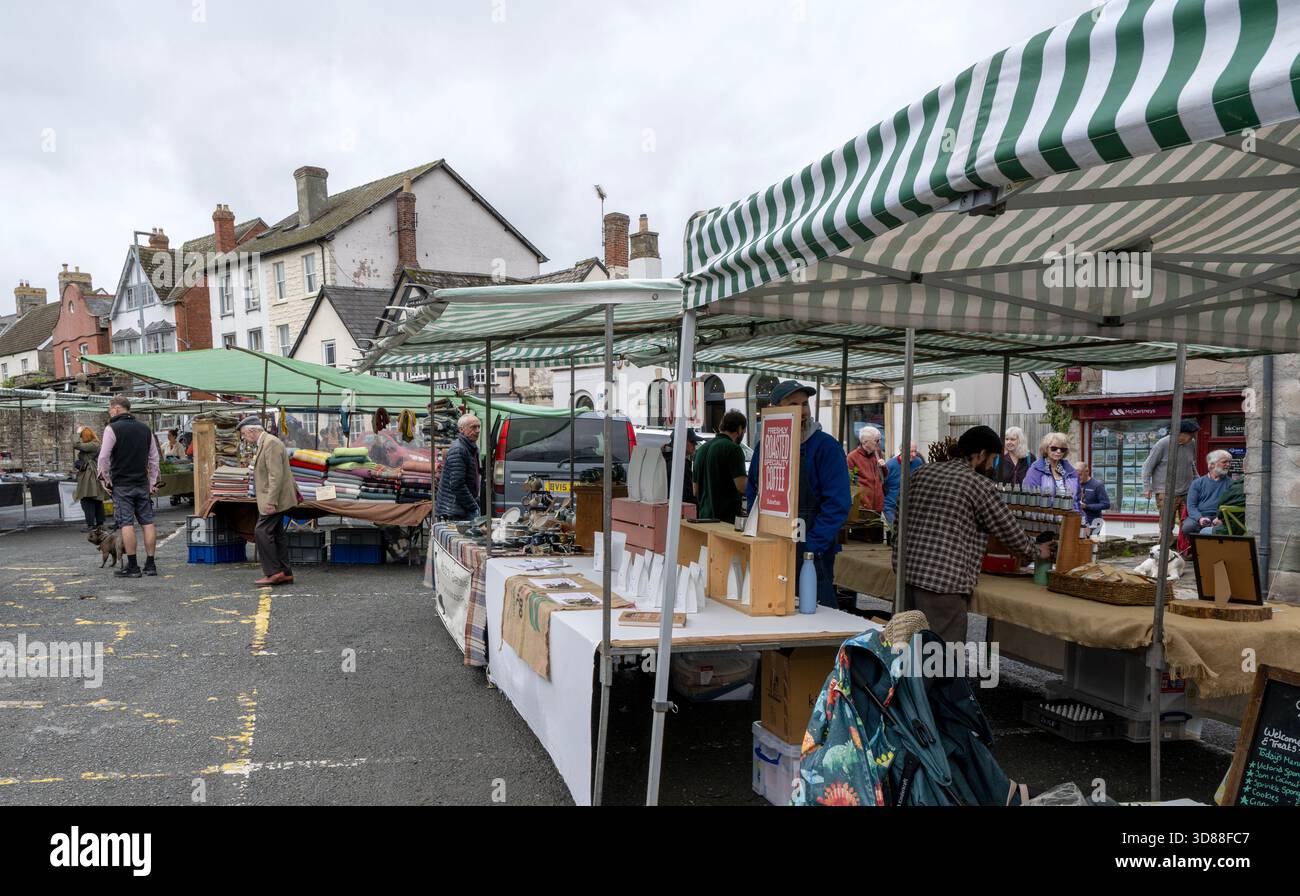 Mercato settimanale a Hay-on-Wye, Powys, Galles, Regno Unito Foto Stock