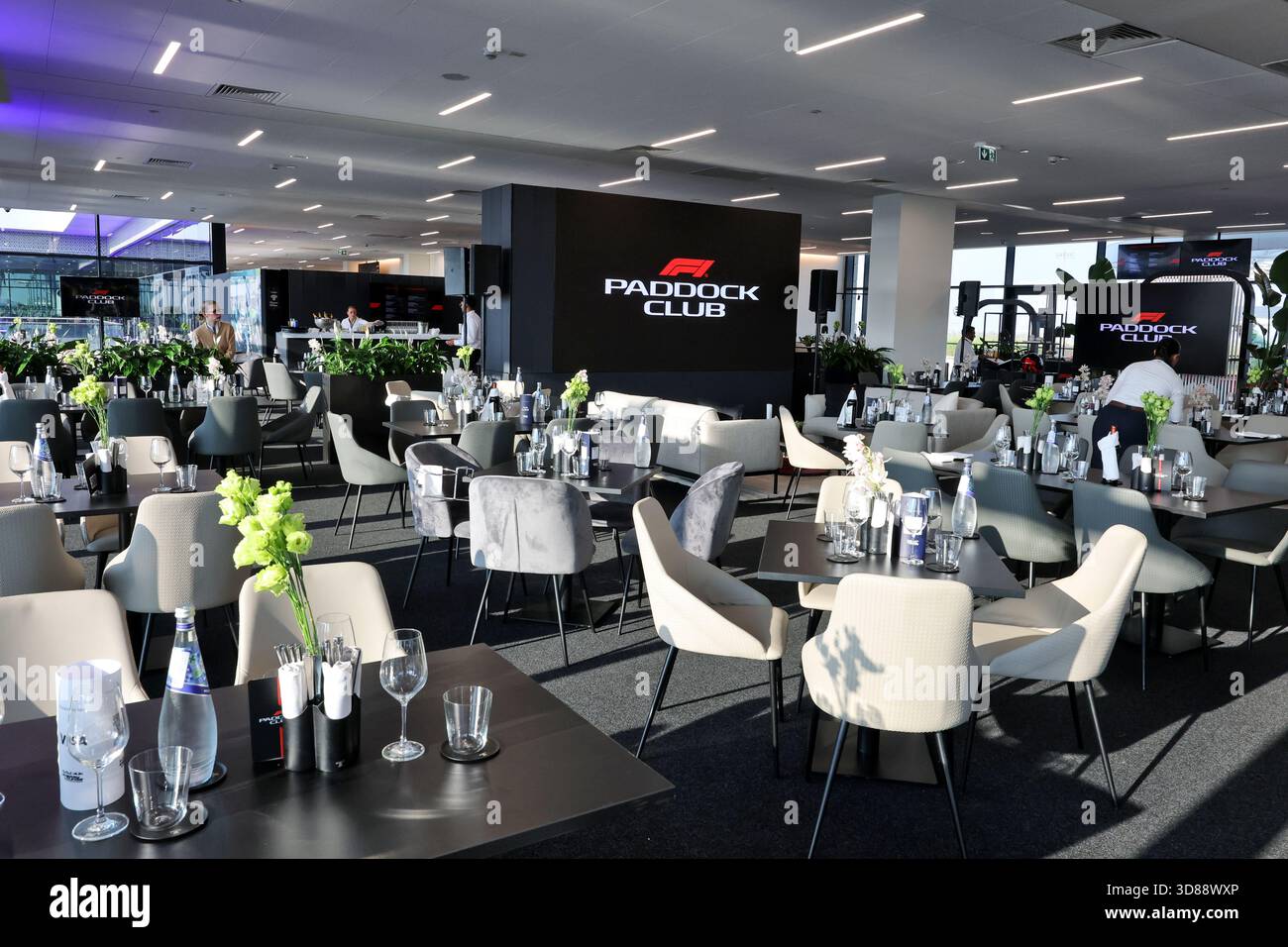 Doha, Qatar. 29 novembre 2025. Circuito Atmosphere - Paddock Club. 29.11.2025. Formula 1 World Championship, Rd 23, Qatar Grand Prix, Doha, Qatar, Sprint e giorno di qualificazione. Crediti: James Moy/Alamy Live News Foto Stock