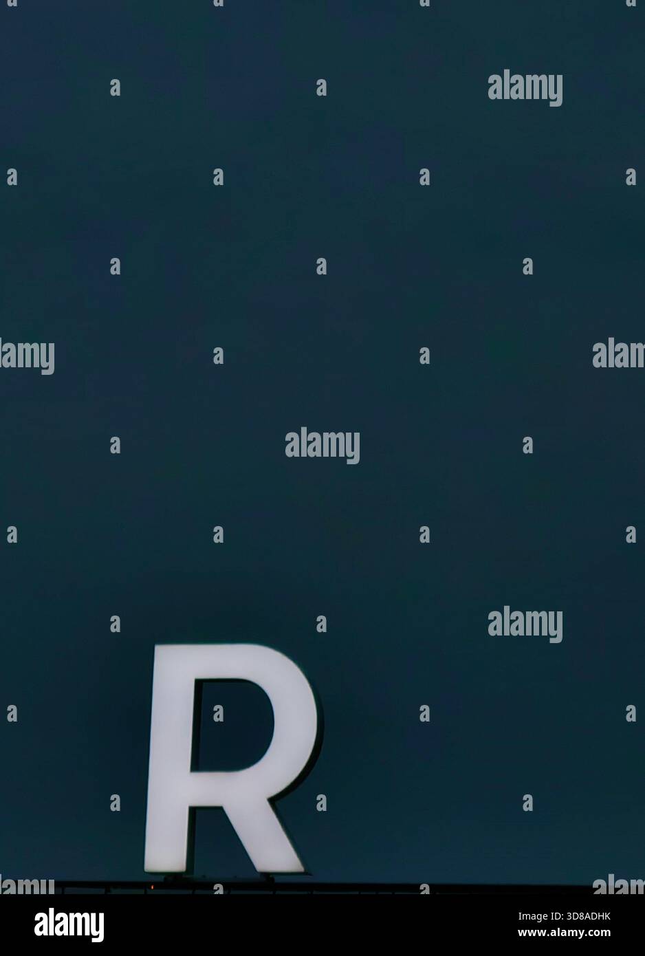 Lettera solitaria R.. Foto Stock