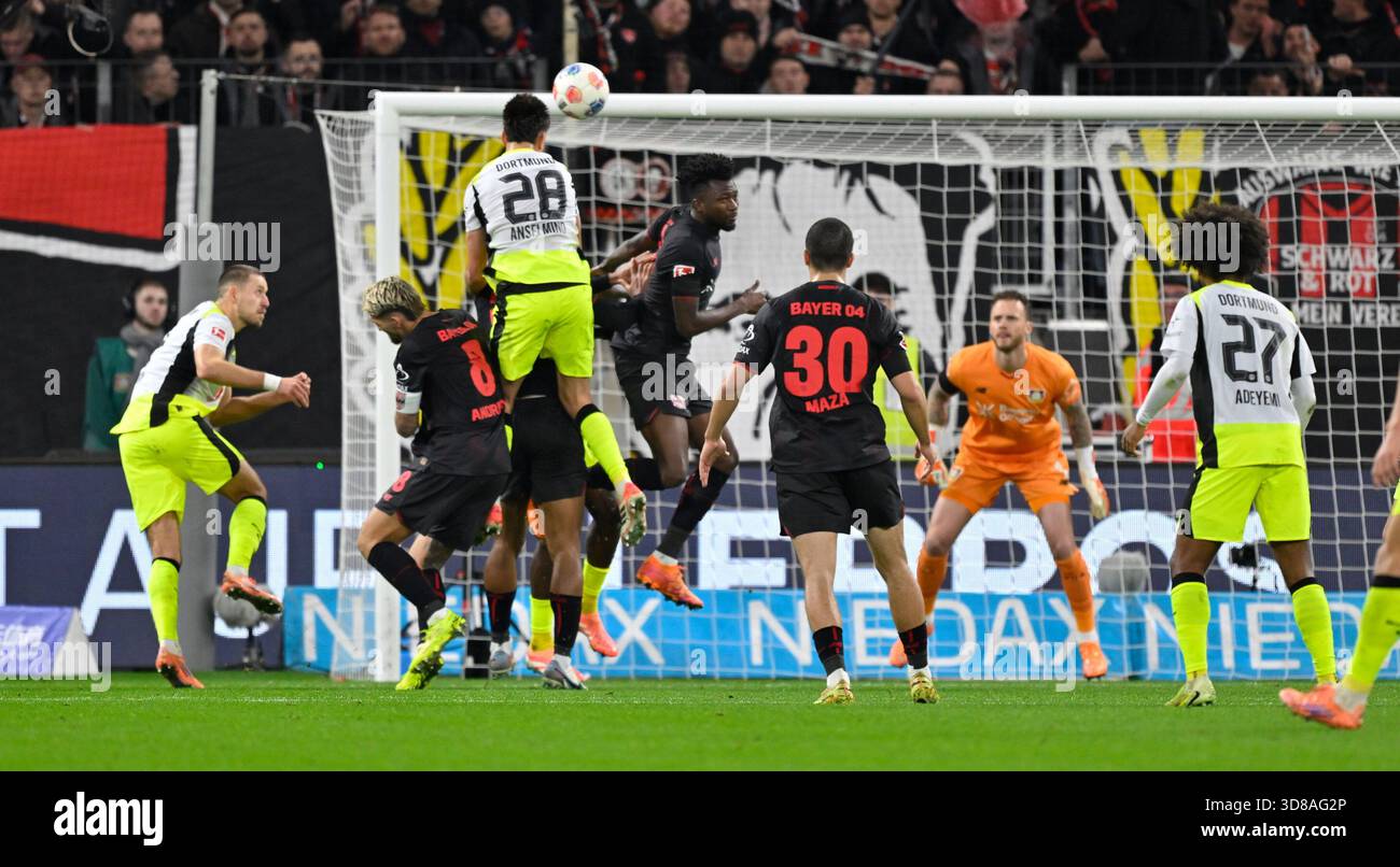 0:1 goal, contro Waldemar Anton, Robert Andrich, marcatore Aaron Anselmino (Dortmund), Edmond Tapsoba Leverkusen, 29 novembre 2025, calcio, Bundesliga, Bayer 04 Leverkusen - Borussia Dortmund Foto Stock